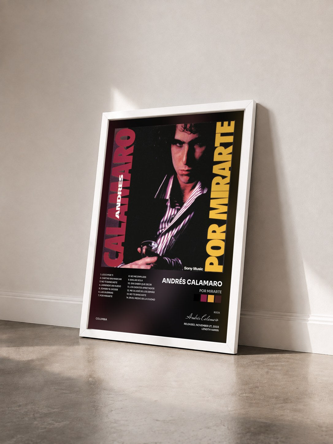 #blanc Tableau de l'album Por Mirarte de Andrés Calamaro vu de trois quarts, cadre blanc