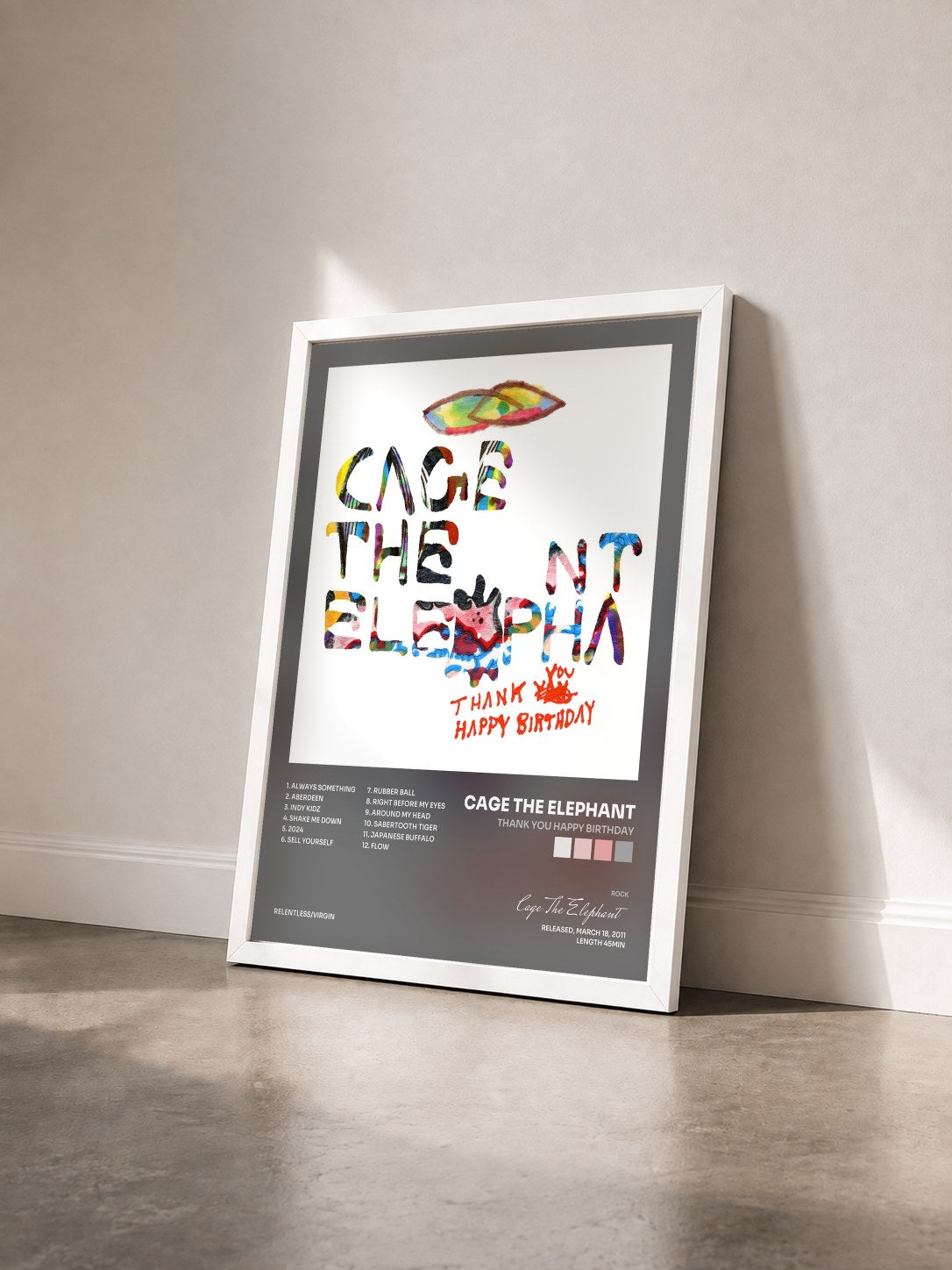 #blanc Thank You Happy Birthday von Cage The Elephant als gerahmter Kunstdruck von schräg gesehen, weißer Rahmen