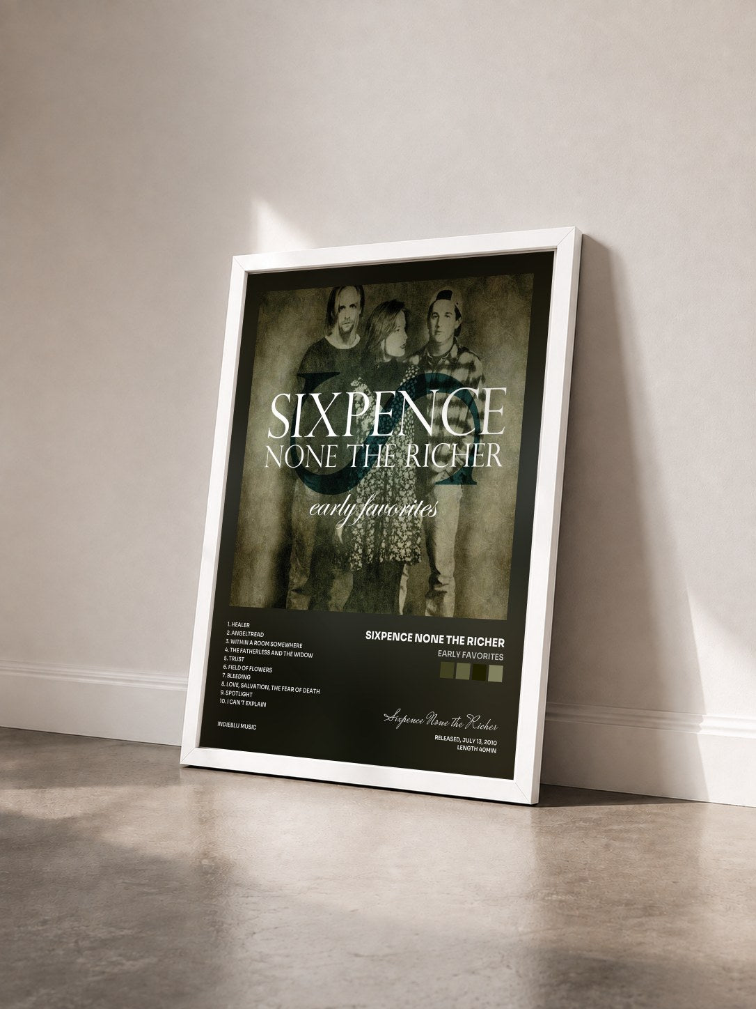 #blanc Tableau de l'album Early Favorites de Sixpence None the Richer vu de trois quarts, cadre blanc