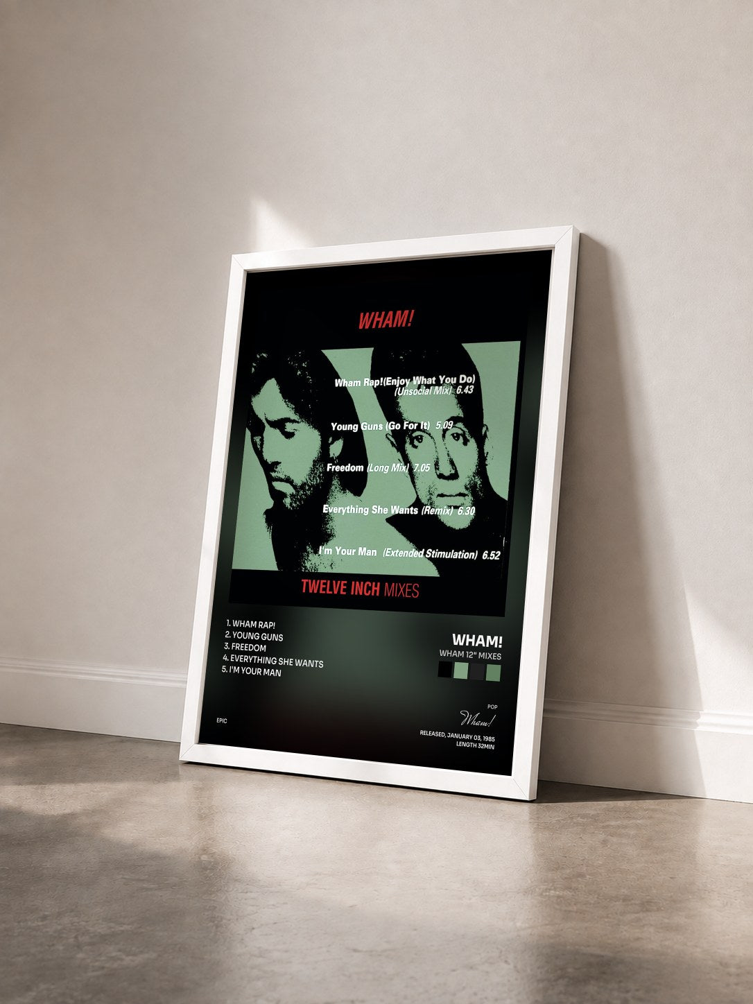 #blanc Wham 12" Mixes von Wham! als gerahmter Kunstdruck von schräg gesehen, weißer Rahmen