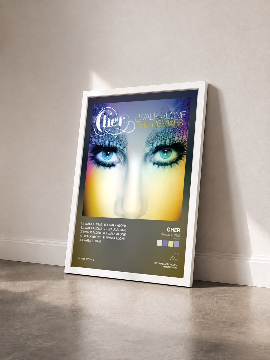 #blanc I Walk Alone (Remixes) di Cher in stampa incorniciata vista di tre quarti, cornice bianca