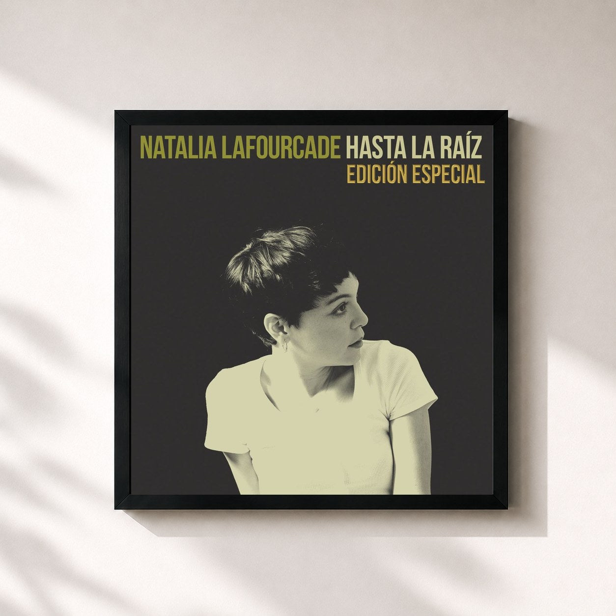#noir Tableau carré de l'album Hasta la Raíz (Edición Especial) de Natalia Lafourcade, cadre noir 32x32 cm