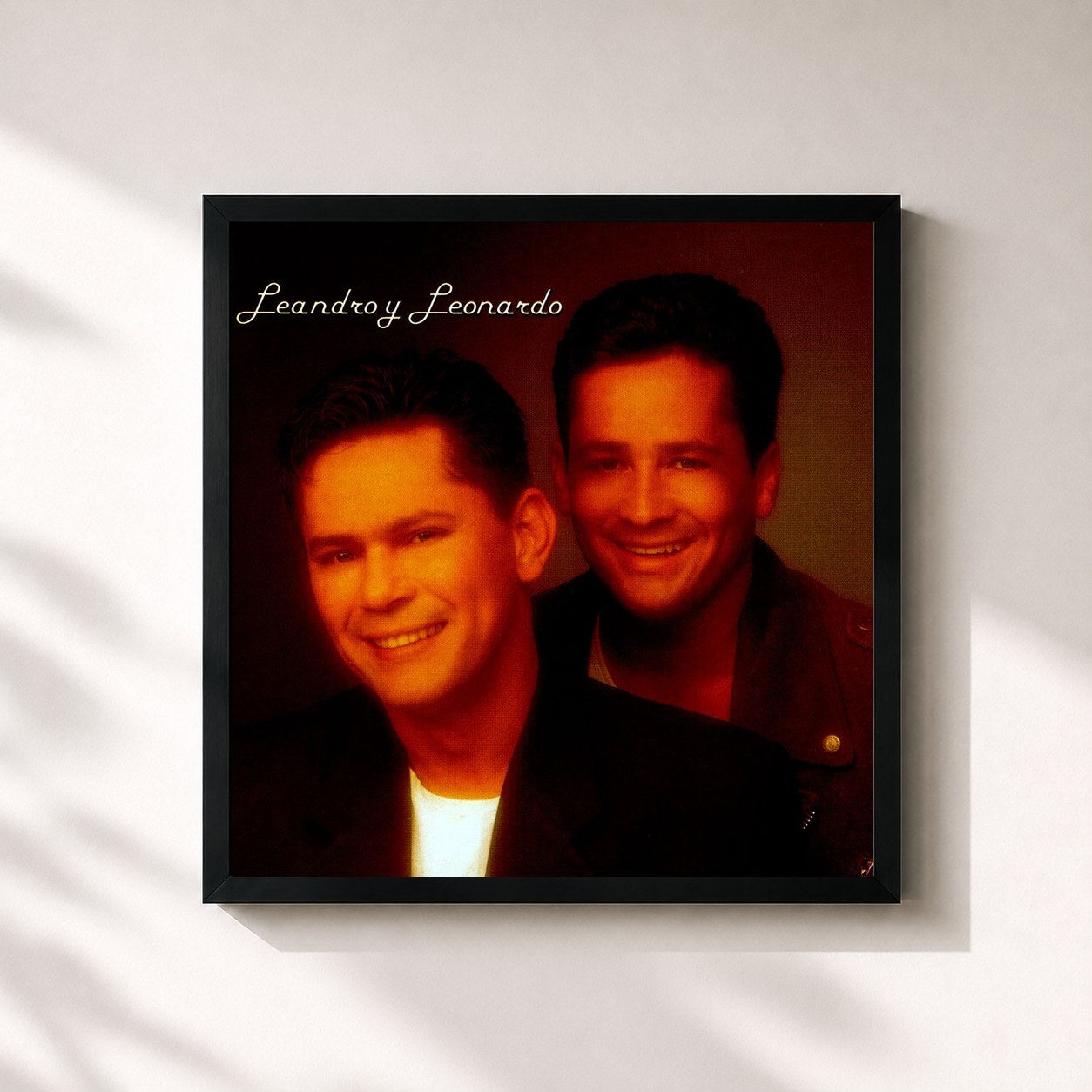 #noir Tableau carré de l'album Leandro & Leonardo - México de Leandro & Leonardo , cadre noir 32x32 cm