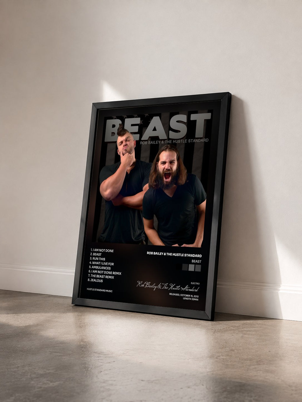 #noir Tableau de l'album Beast de Rob Bailey & The Hustle Standard vu de trois quarts, cadre noir