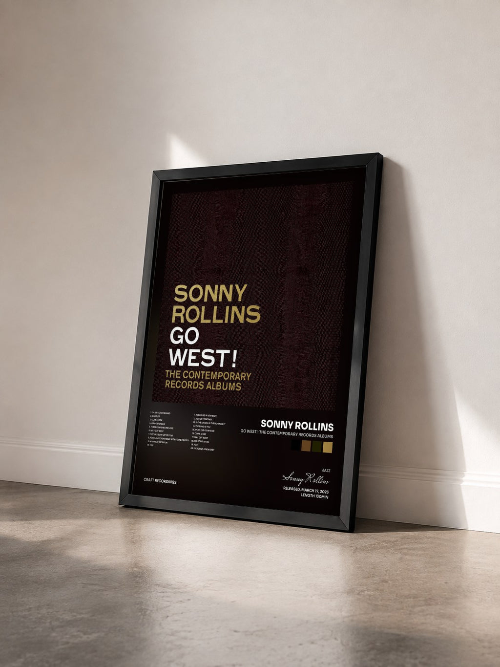 #noir Tableau de l'album Go West!: The Contemporary Records Albums de Sonny Rollins vu de trois quarts, cadre noir