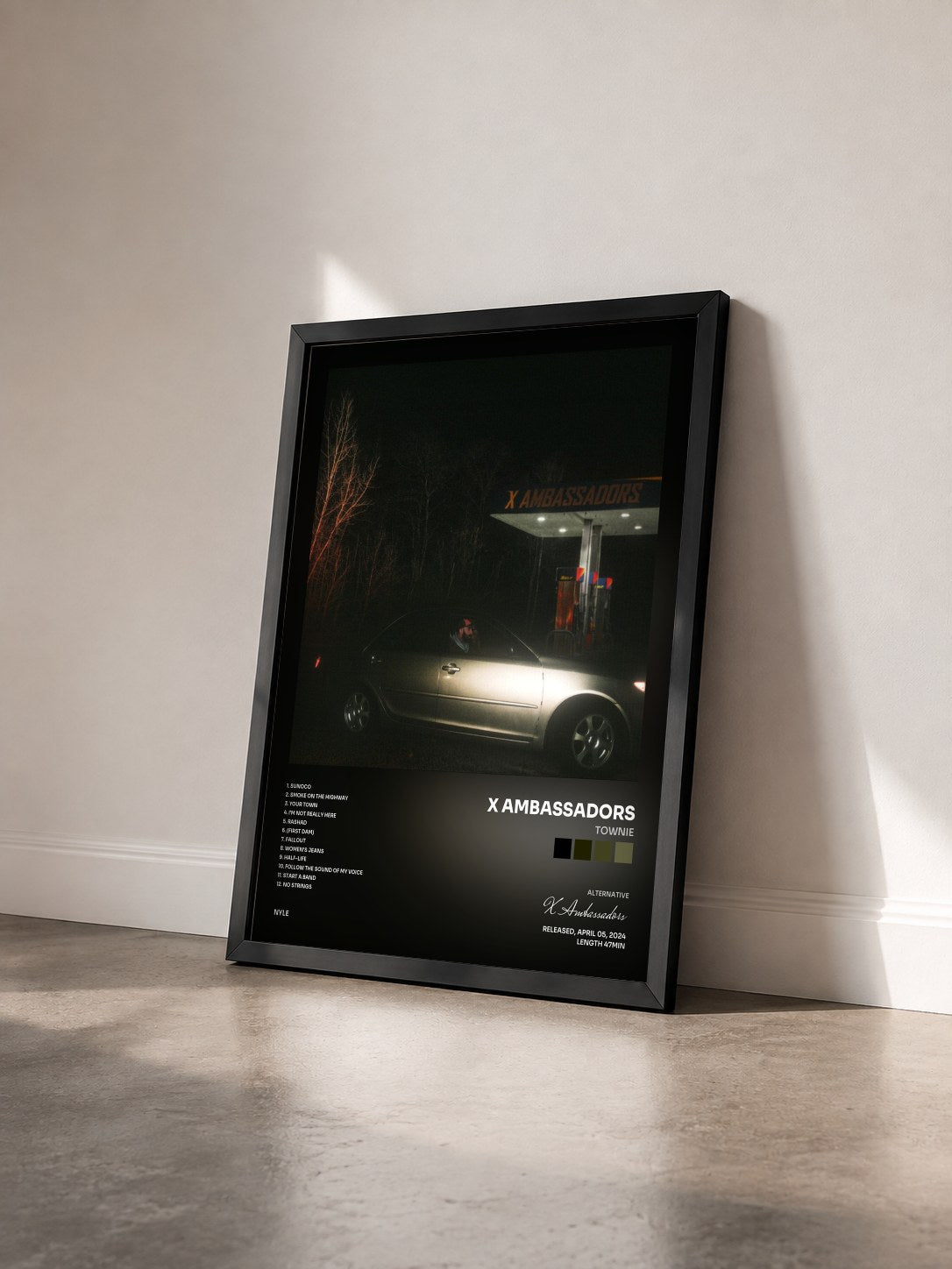 #noir Tableau de l'album Townie de X Ambassadors vu de trois quarts, cadre noir