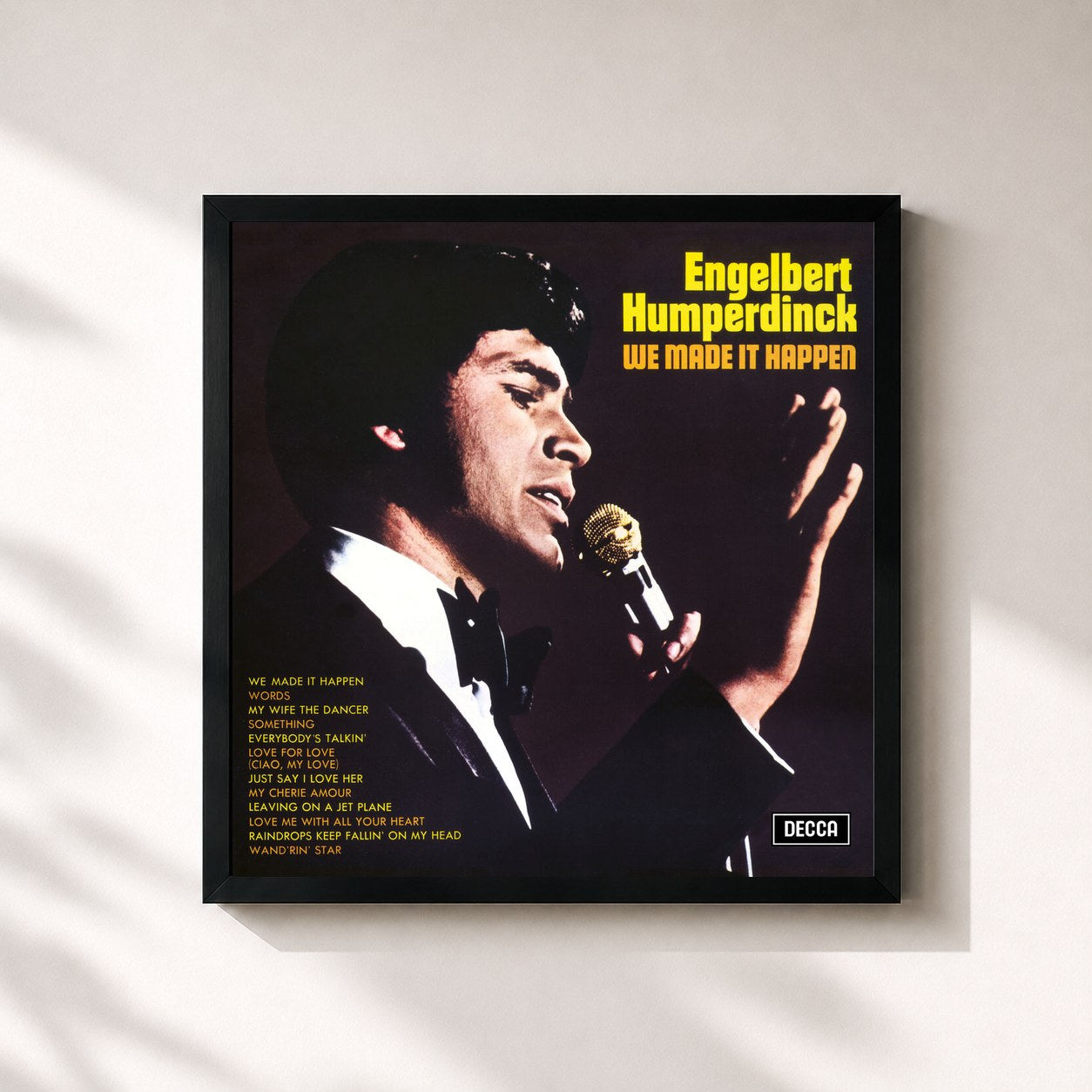 #noir Tableau carré de l'album We Made It Happen de Engelbert Humperdinck, cadre noir 32x32 cm
