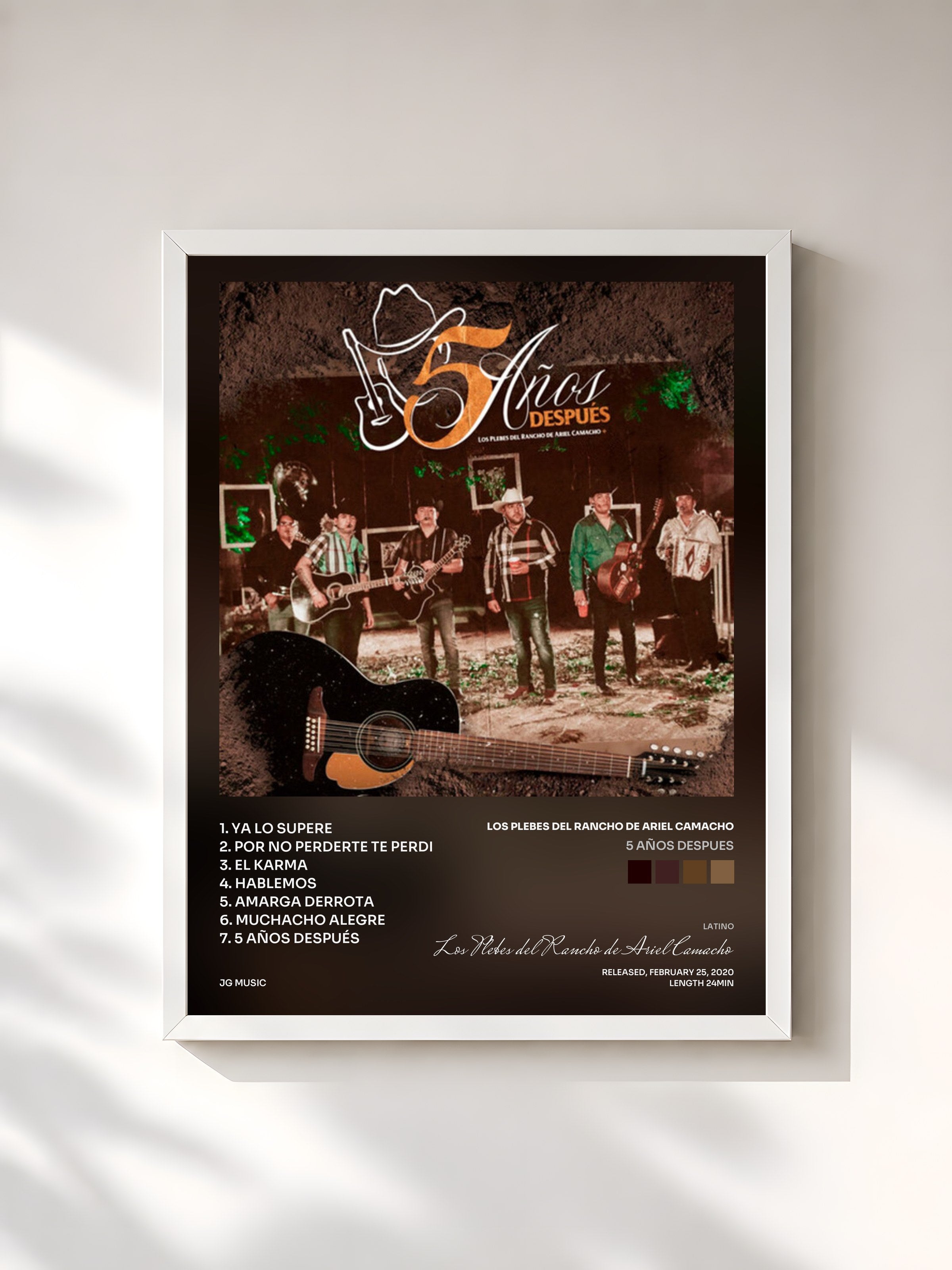 #blanc Tableau de l'album 5 Años Despues de Los Plebes del Rancho de Ariel Camacho, cadre blanc, imprimé et encadré en France