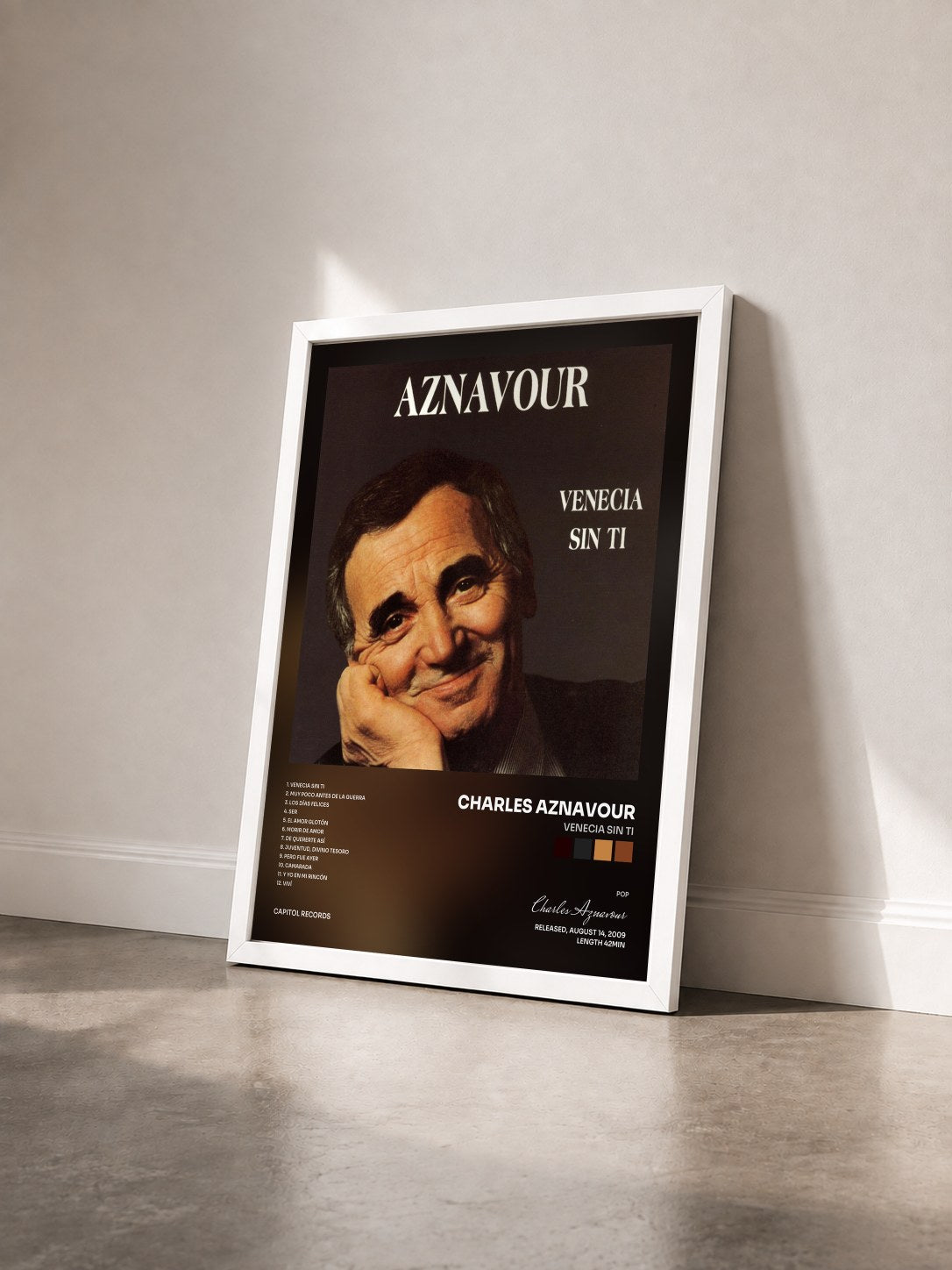 #blanc Tableau de l'album Venecia Sin Ti de Charles Aznavour vu de trois quarts, cadre blanc