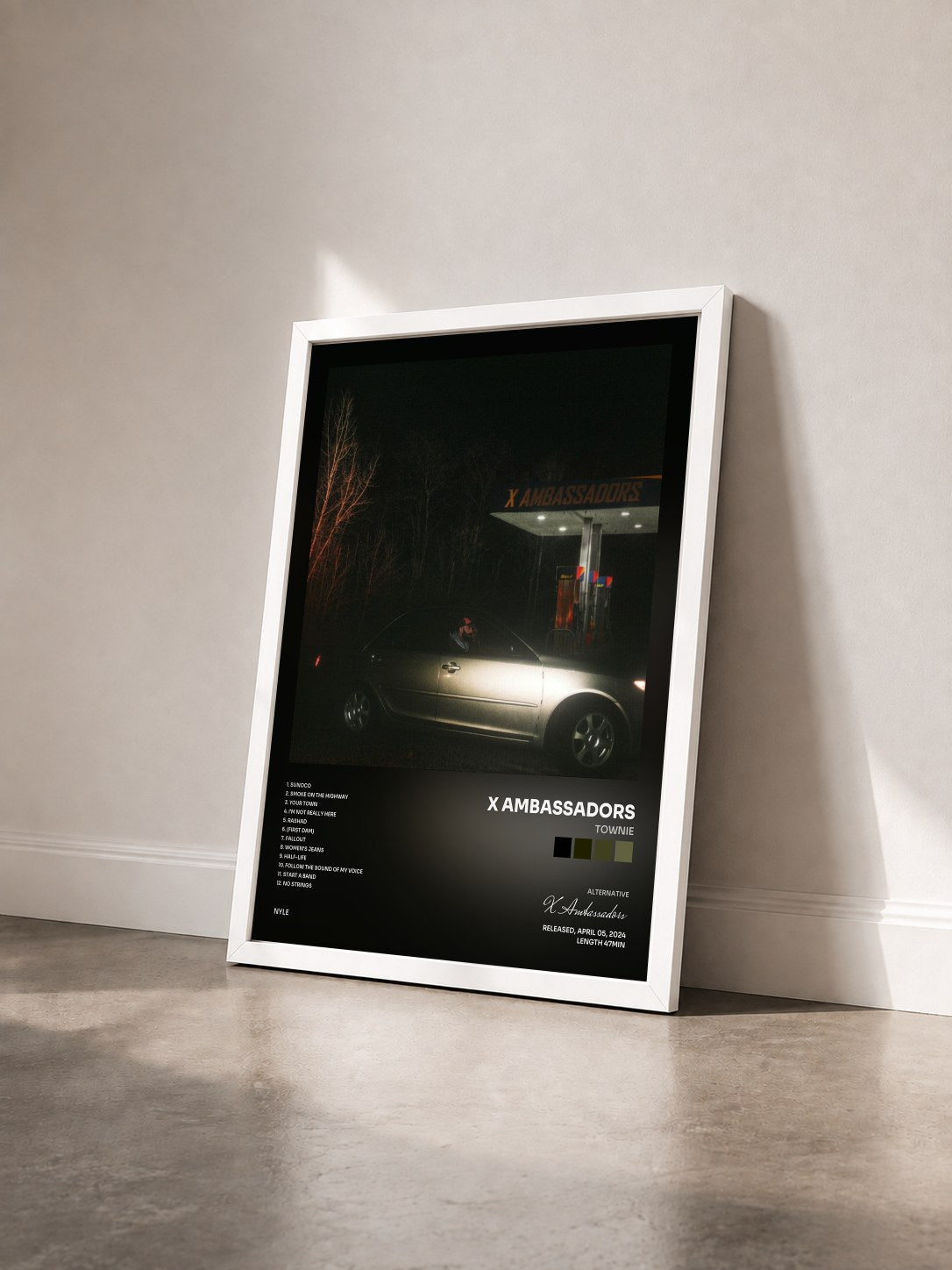 #blanc Tableau de l'album Townie de X Ambassadors vu de trois quarts, cadre blanc