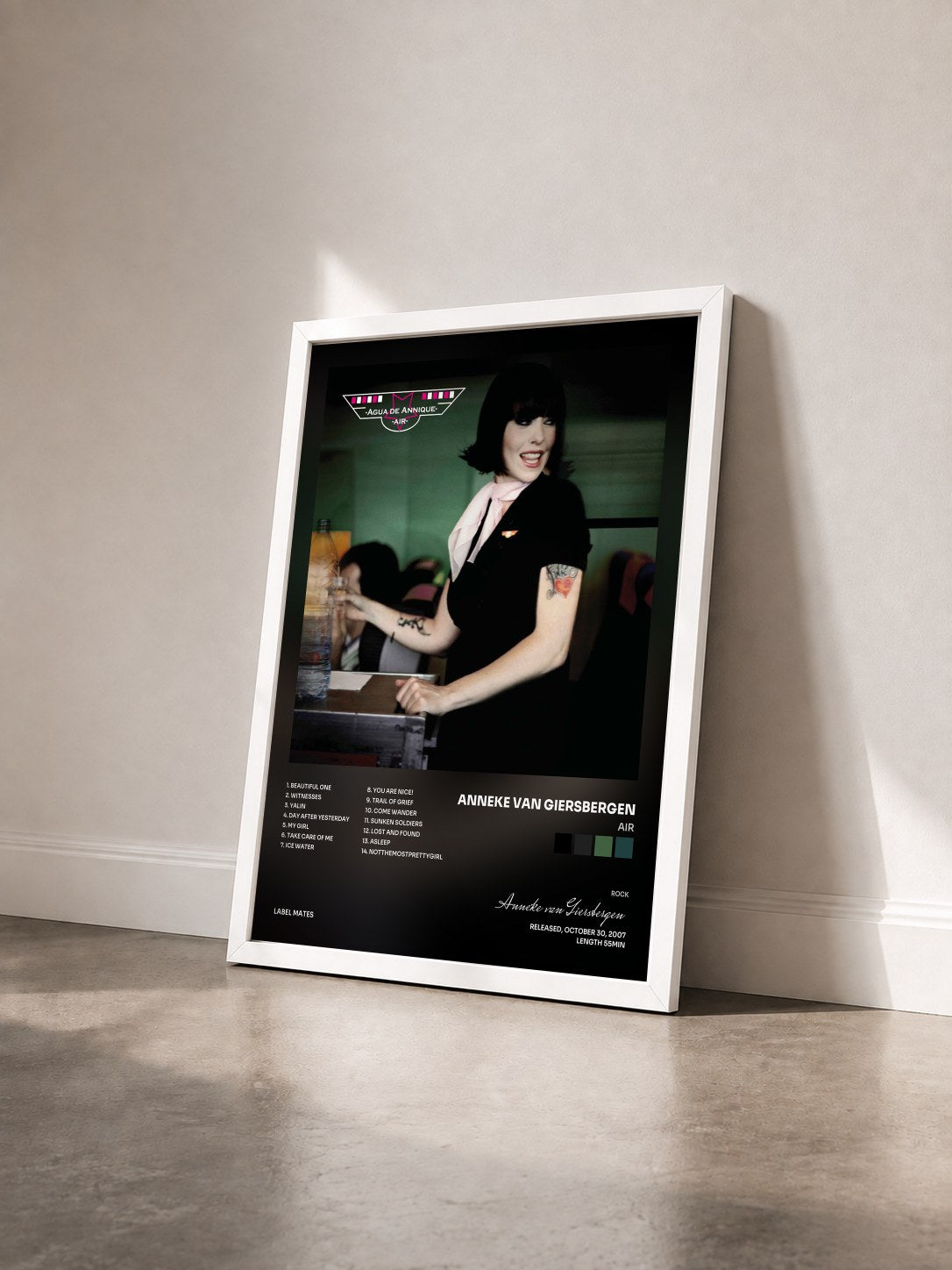 #blanc Tableau de l'album Air de Anneke van Giersbergen vu de trois quarts, cadre blanc