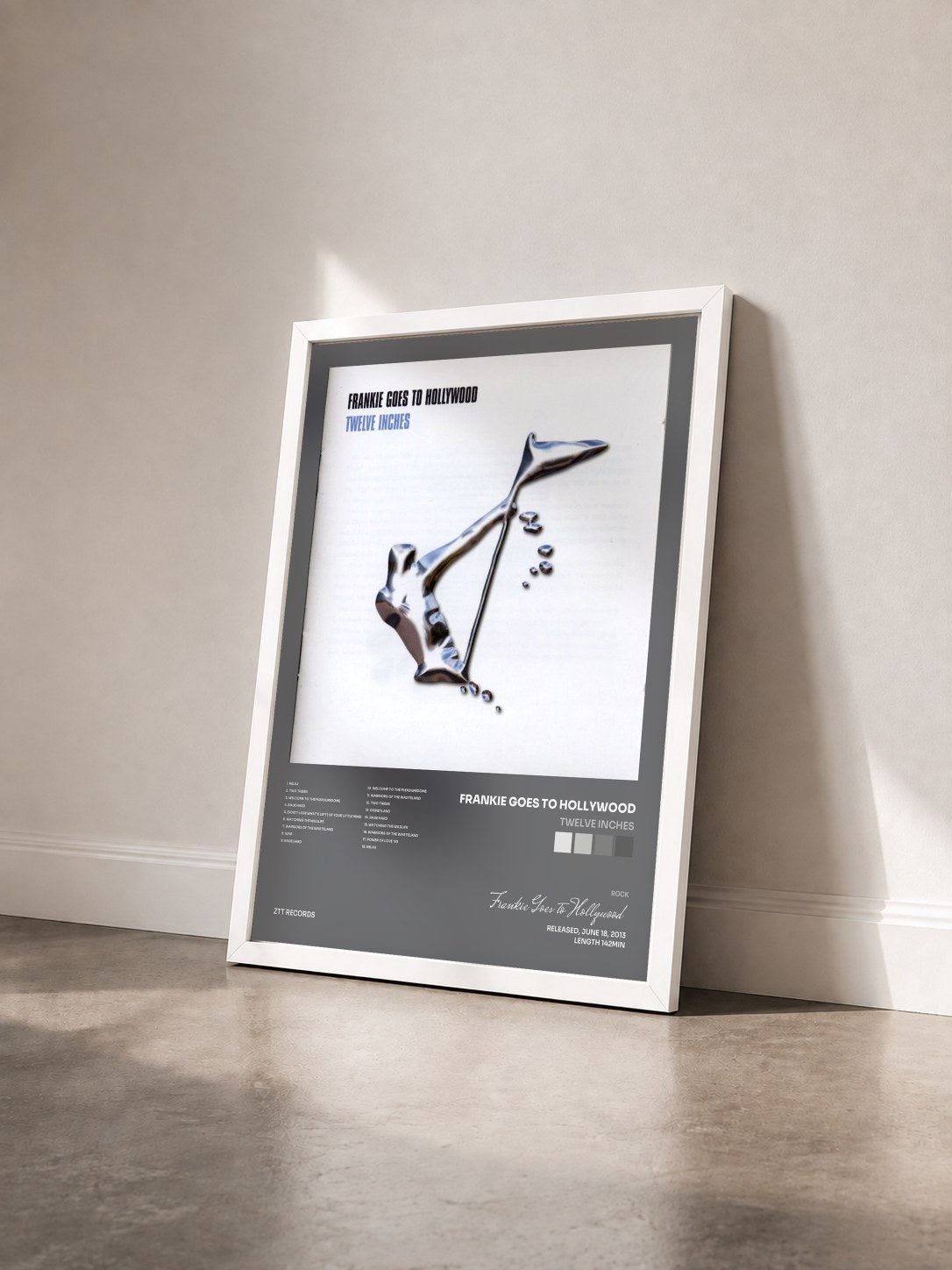 #blanc Tableau de l'album Twelve Inches de Frankie Goes to Hollywood vu de trois quarts, cadre blanc