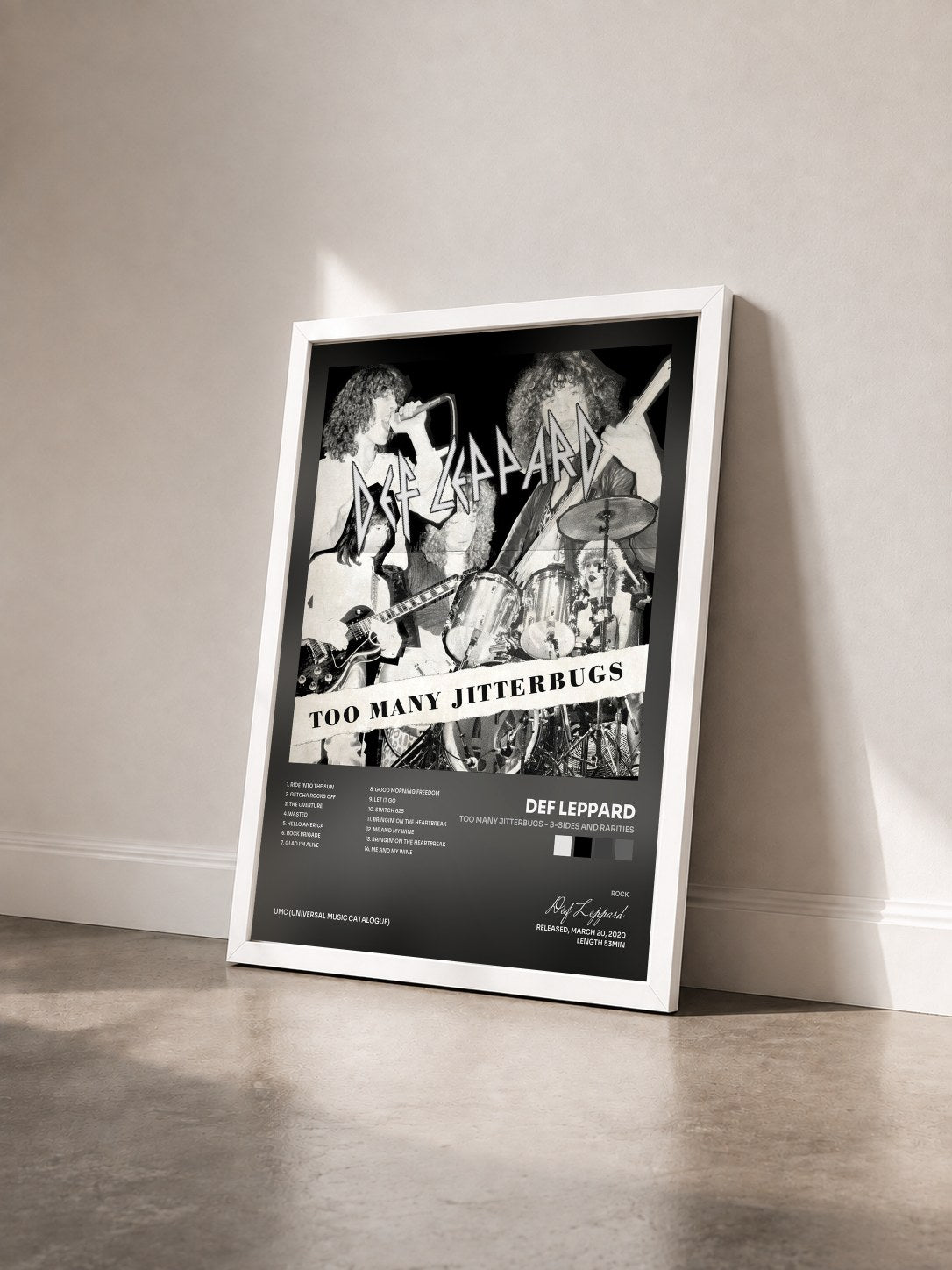 #blanc Tableau de l'album Too Many Jitterbugs - B-Sides and Rarities de Def Leppard vu de trois quarts, cadre blanc