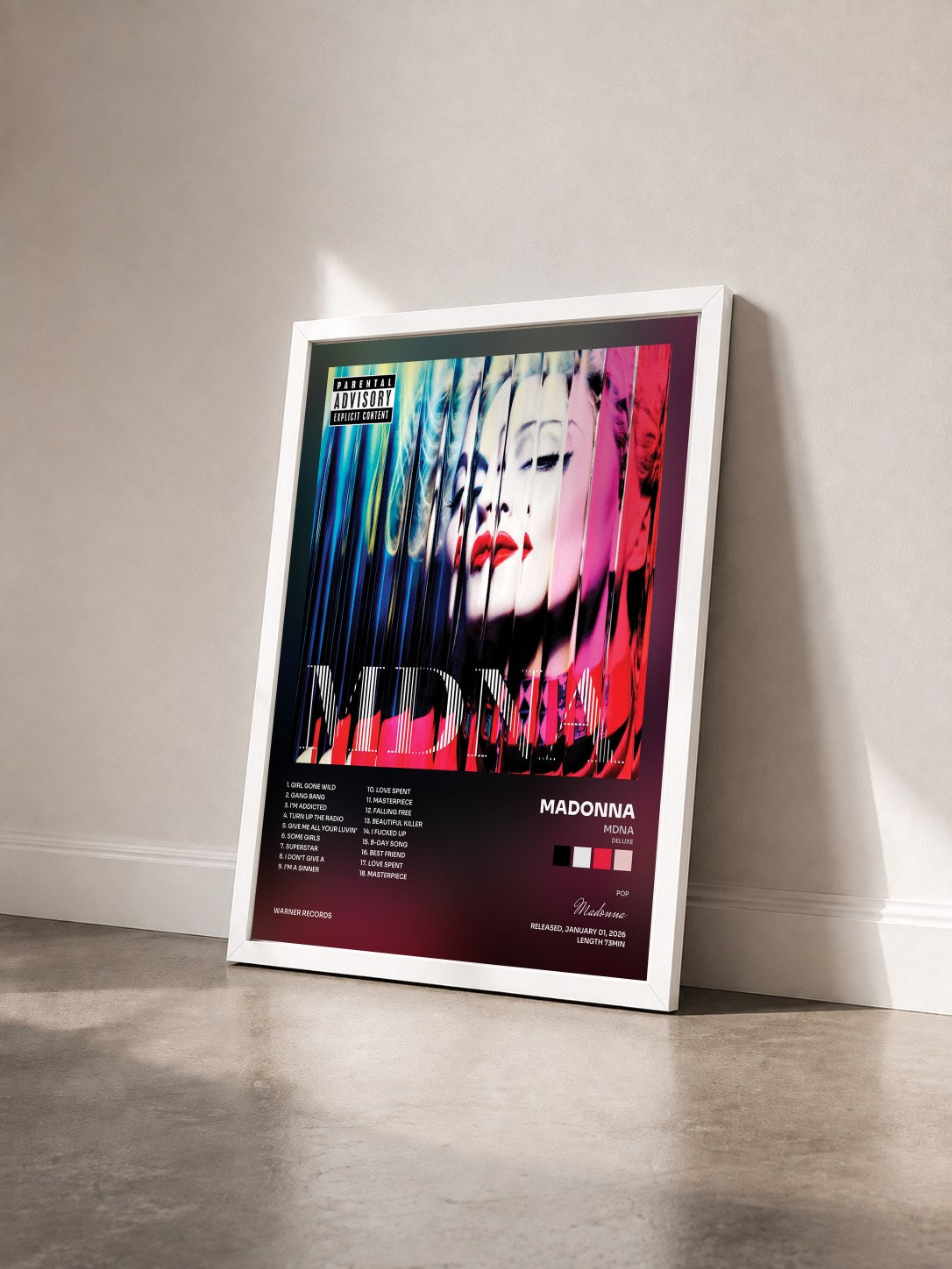 #blanc Tableau de l'album MDNA (Deluxe) de Madonna vu de trois quarts, cadre blanc
