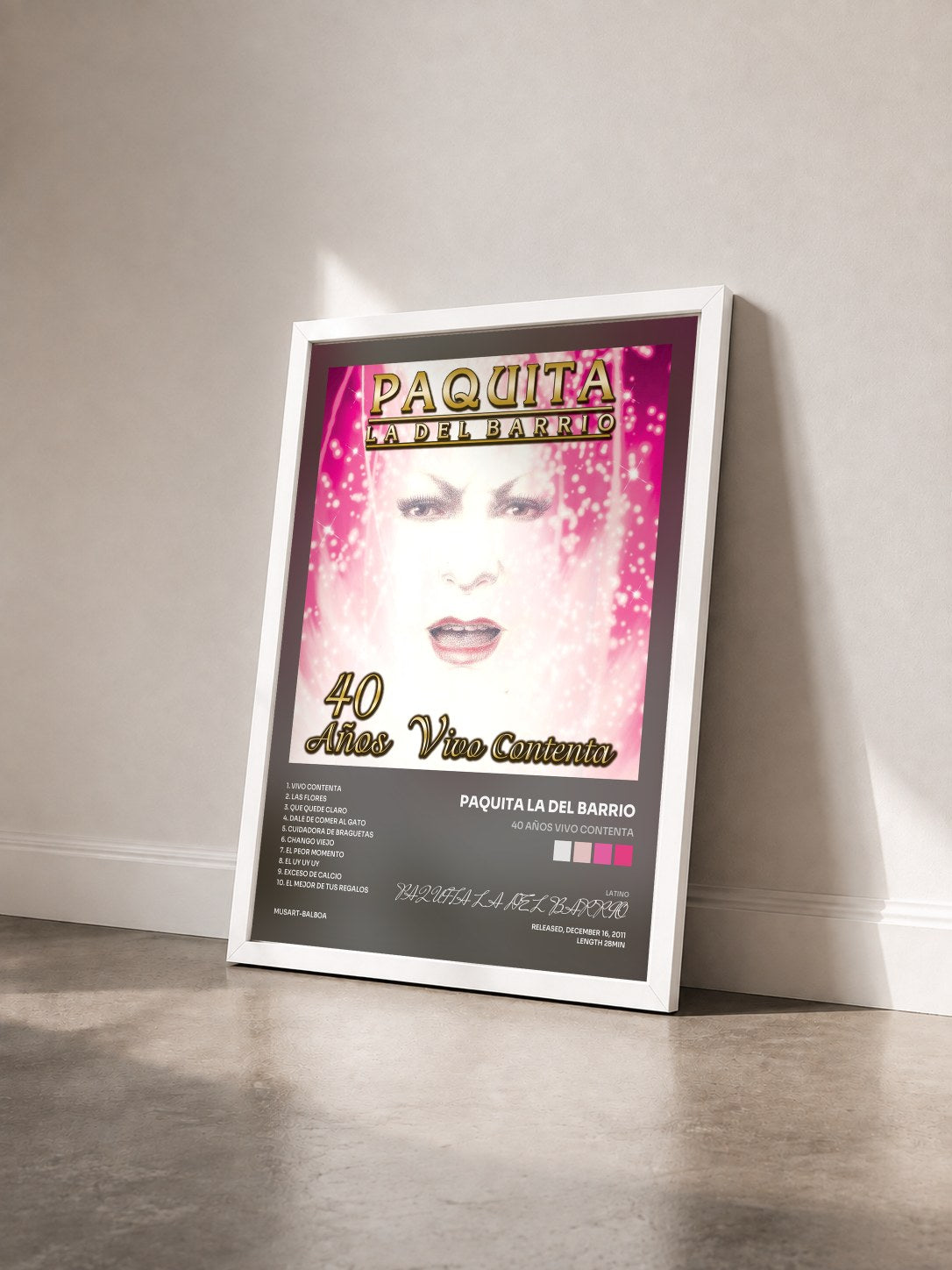 #blanc Tableau de l'album 40 Años Vivo Contenta de PAQUITA LA DEL BARRIO vu de trois quarts, cadre blanc