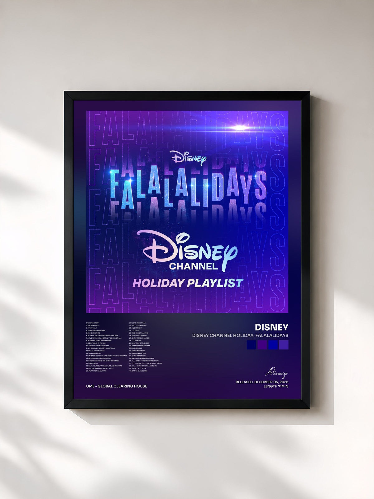 #noir Tableau de l'album Disney Channel Holiday: Falalalidays de Disney, cadre noir, imprimé et encadré en France
