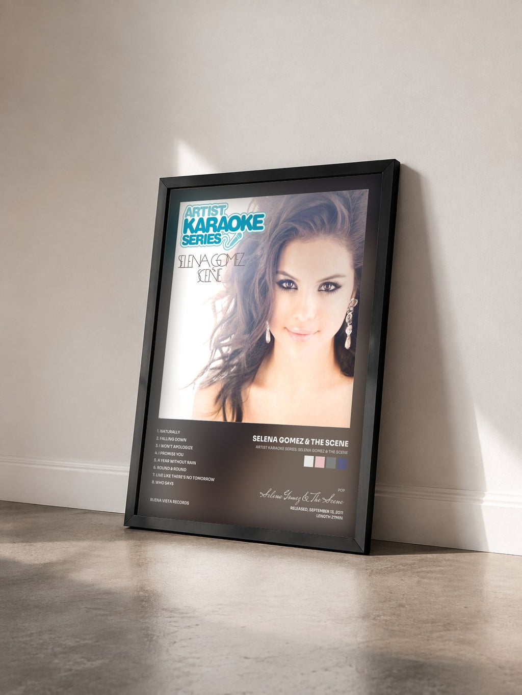 #noir Tableau de l'album Artist Karaoke Series: Selena Gomez & The Scene de Selena Gomez & The Scene vu de trois quarts, cadre noir