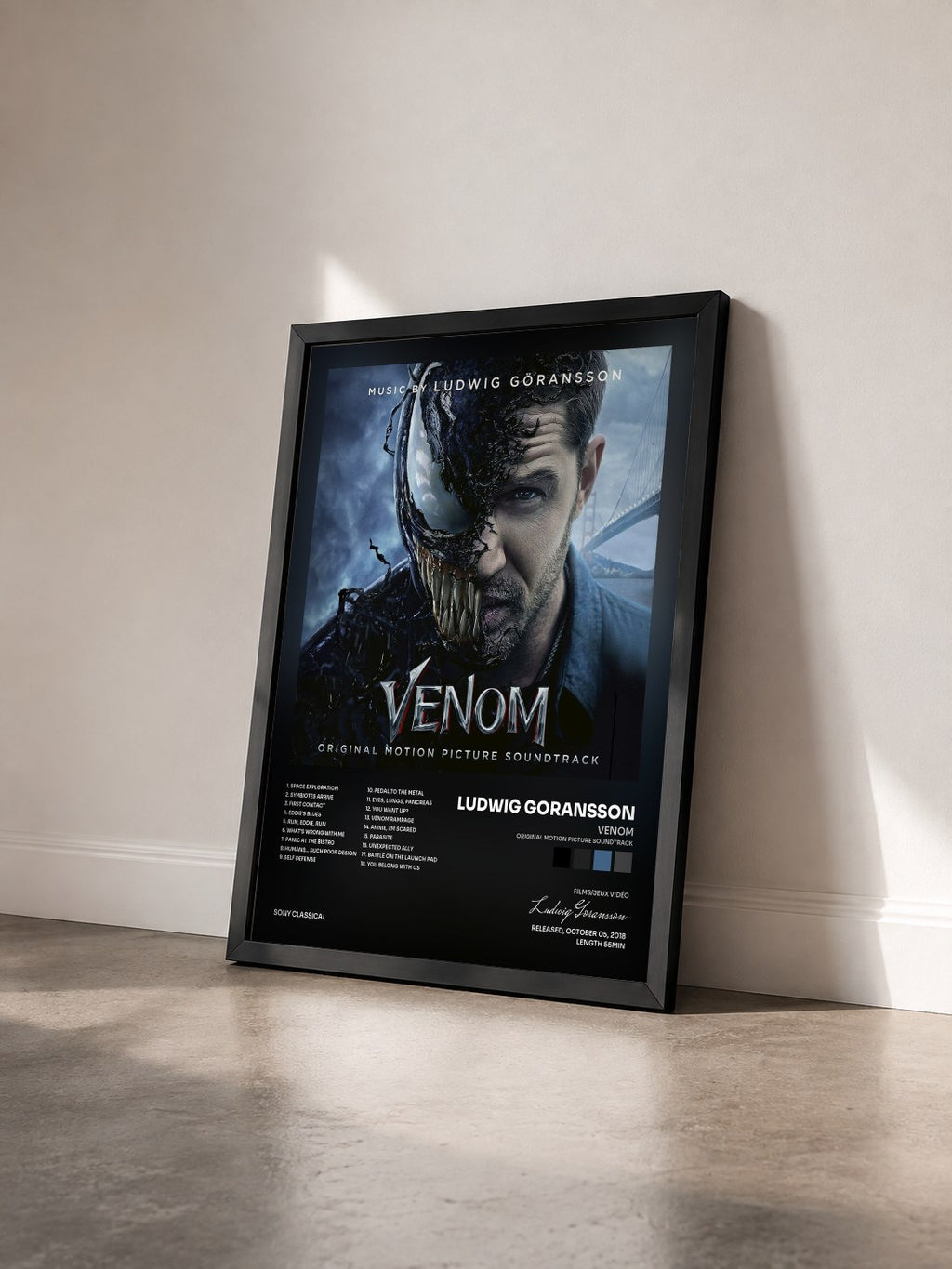 #noir Tableau de l'album Venom (Original Motion Picture Soundtrack) de Ludwig Goransson vu de trois quarts, cadre noir
