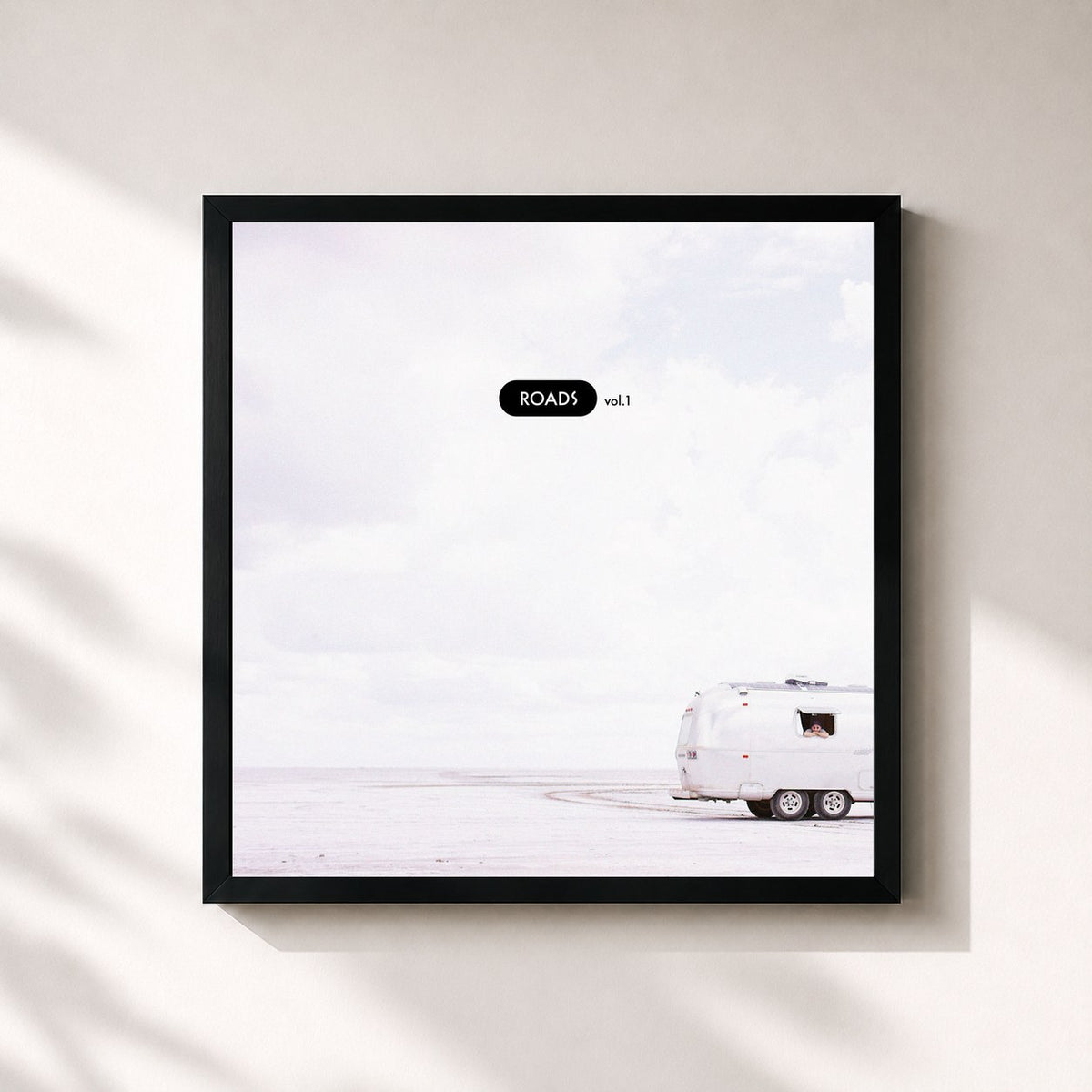 #noir Tableau carré de l'album ROADS - Vol.1 de Thylacine, cadre noir 32x32 cm