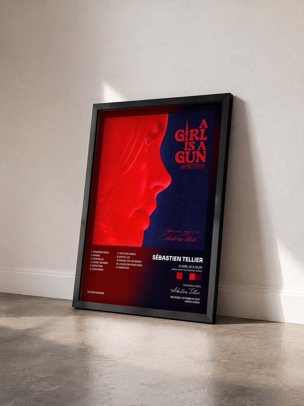 #noir A Girl Is a Gun (Music from the Original Series) von Sébastien Tellier als gerahmter Kunstdruck von schräg gesehen, schwarzer Rahmen