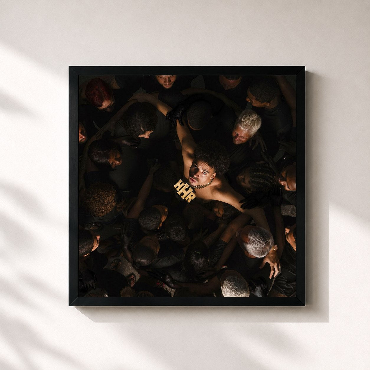 #noir Tableau carré de l'album IRRASTREÁVEL de L7NNON, cadre noir 32x32 cm