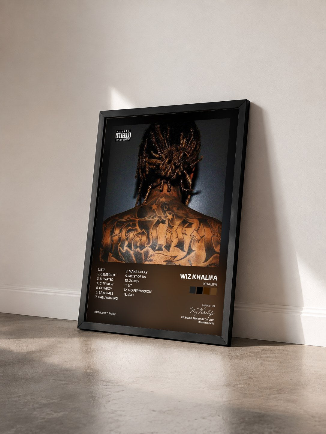 #noir Tableau de l'album Khalifa de Wiz Khalifa vu de trois quarts, cadre noir