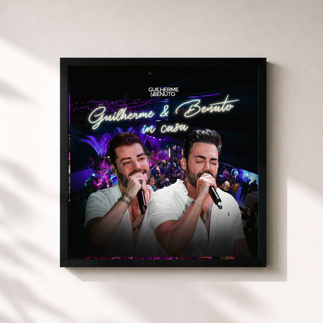 #noir Tableau carré de l'album In Casa de Guilherme & Benuto, cadre noir 32x32 cm