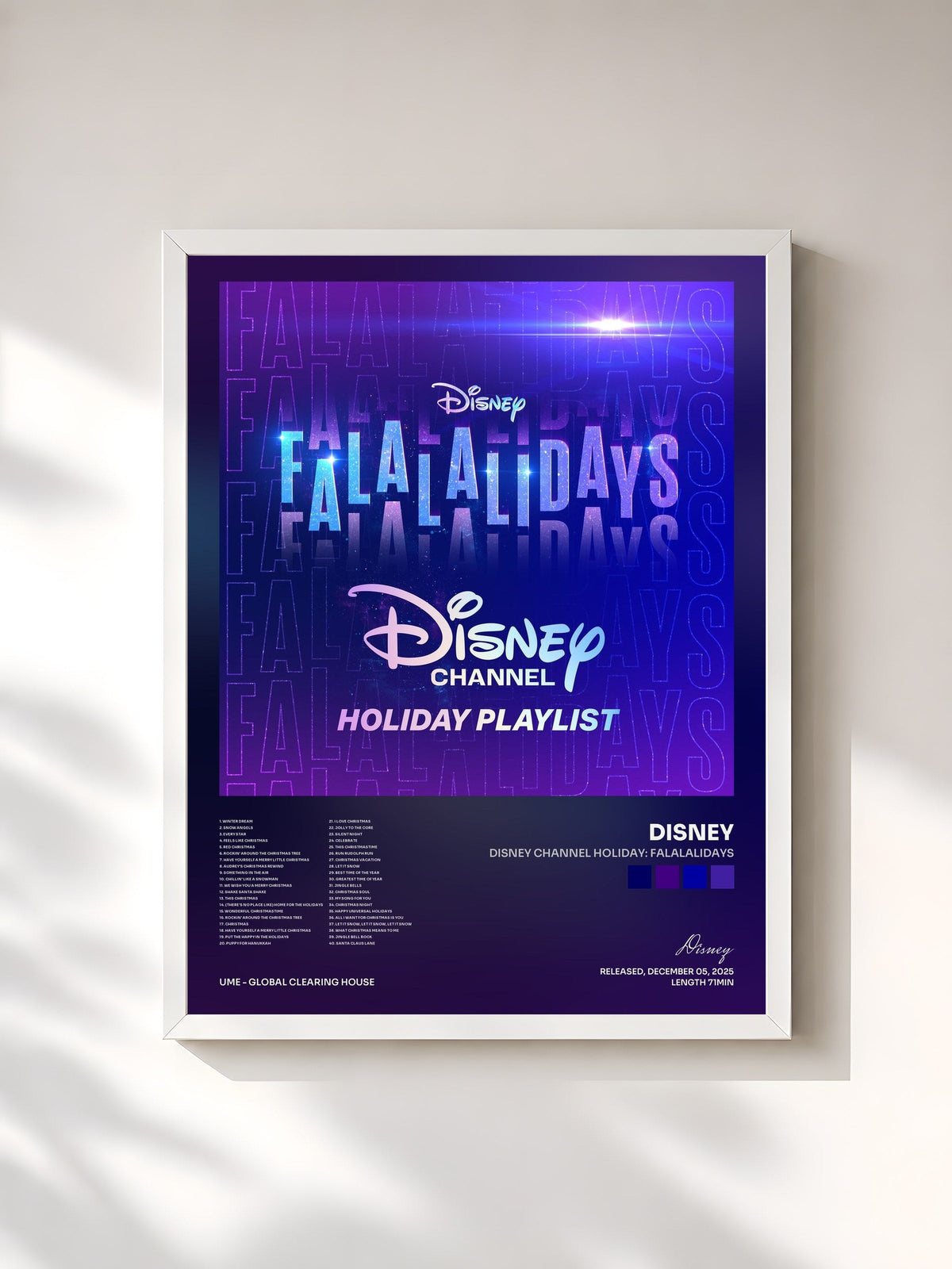#blanc Tableau de l'album Disney Channel Holiday: Falalalidays de Disney, cadre blanc, imprimé et encadré en France
