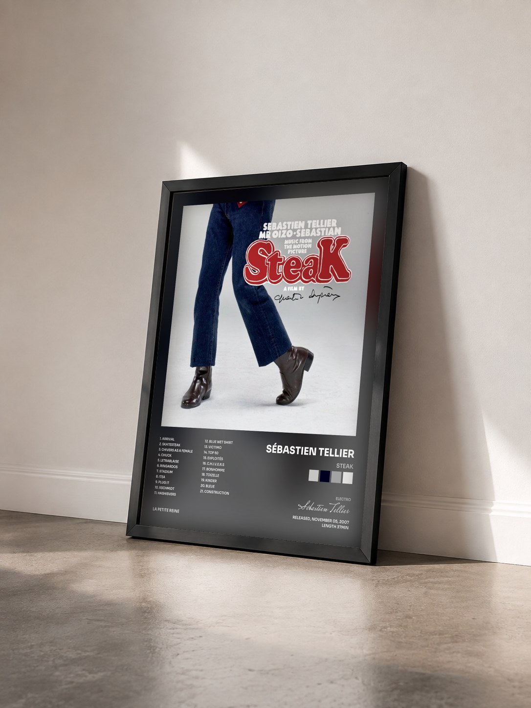 #noir Steak di Sébastien Tellier in stampa incorniciata vista di tre quarti, cornice nera