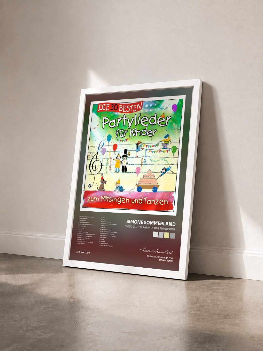 #blanc Tableau de l'album Die 30 besten Partylieder für Kinder de Simone Sommerland vu de trois quarts, cadre blanc