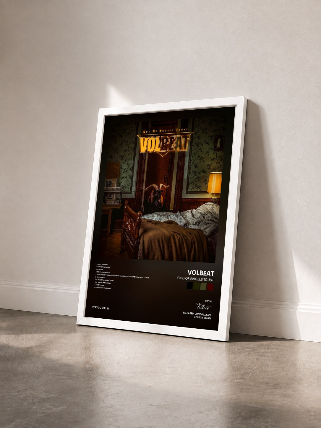 #blanc Tableau de l'album God Of Angels Trust de Volbeat vu de trois quarts, cadre blanc