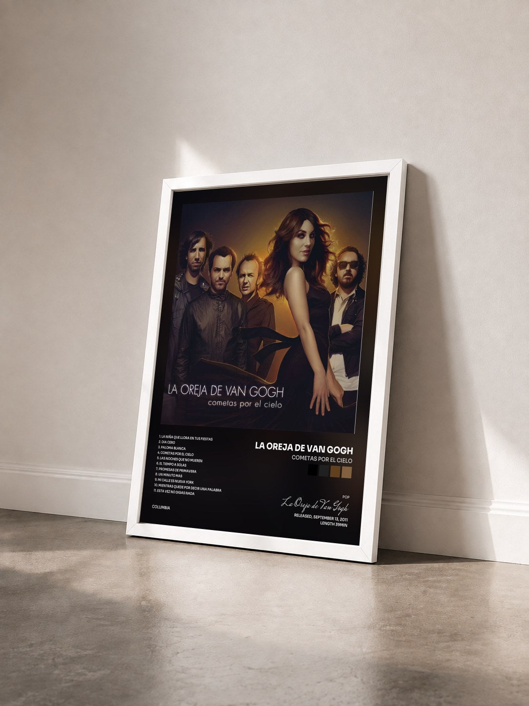 #blanc Tableau de l'album Cometas Por El Cielo de La Oreja de Van Gogh vu de trois quarts, cadre blanc
