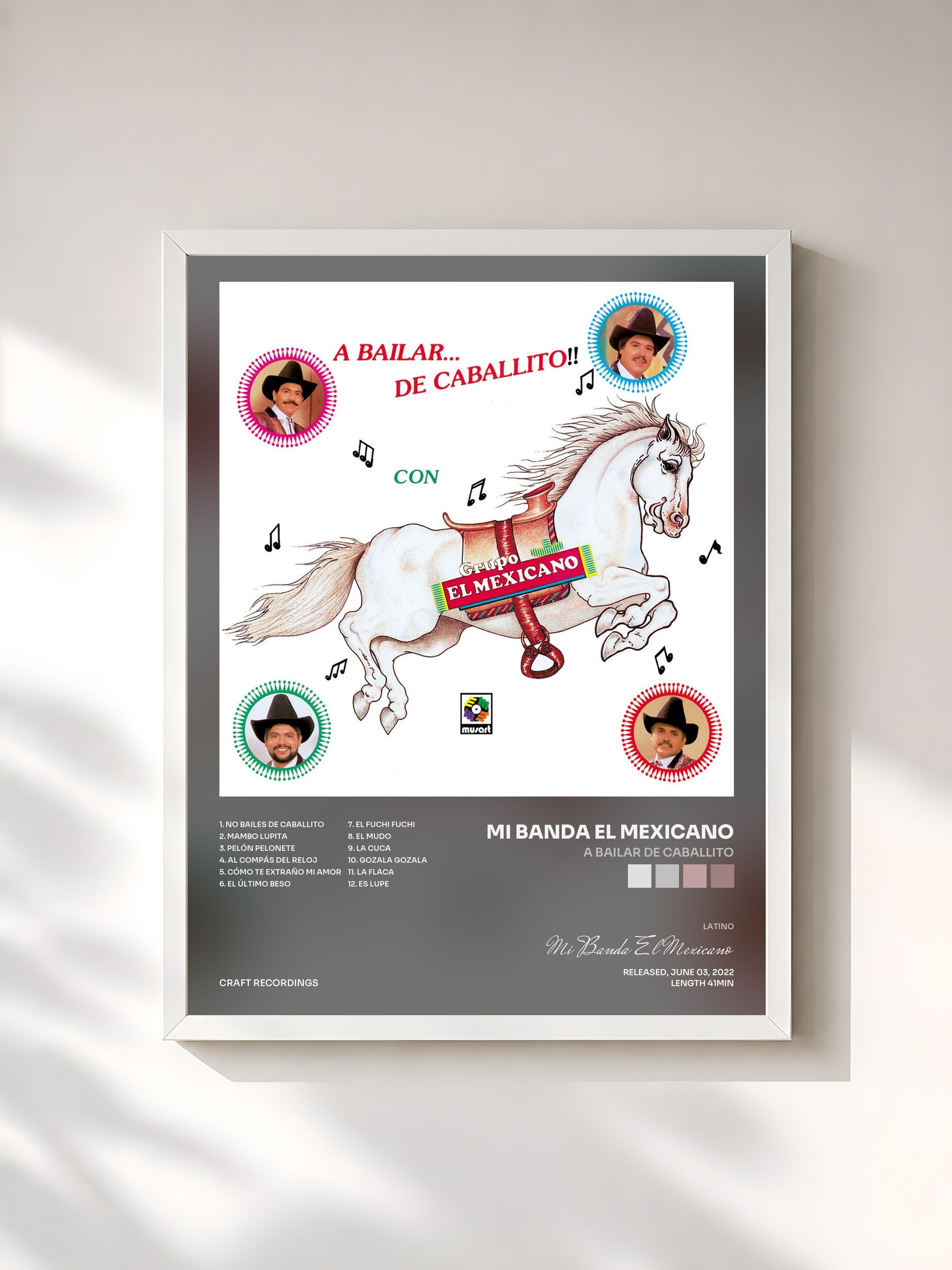 #blanc Tableau de l'album A Bailar de Caballito de Mi Banda El Mexicano, cadre blanc, imprimé et encadré en France
