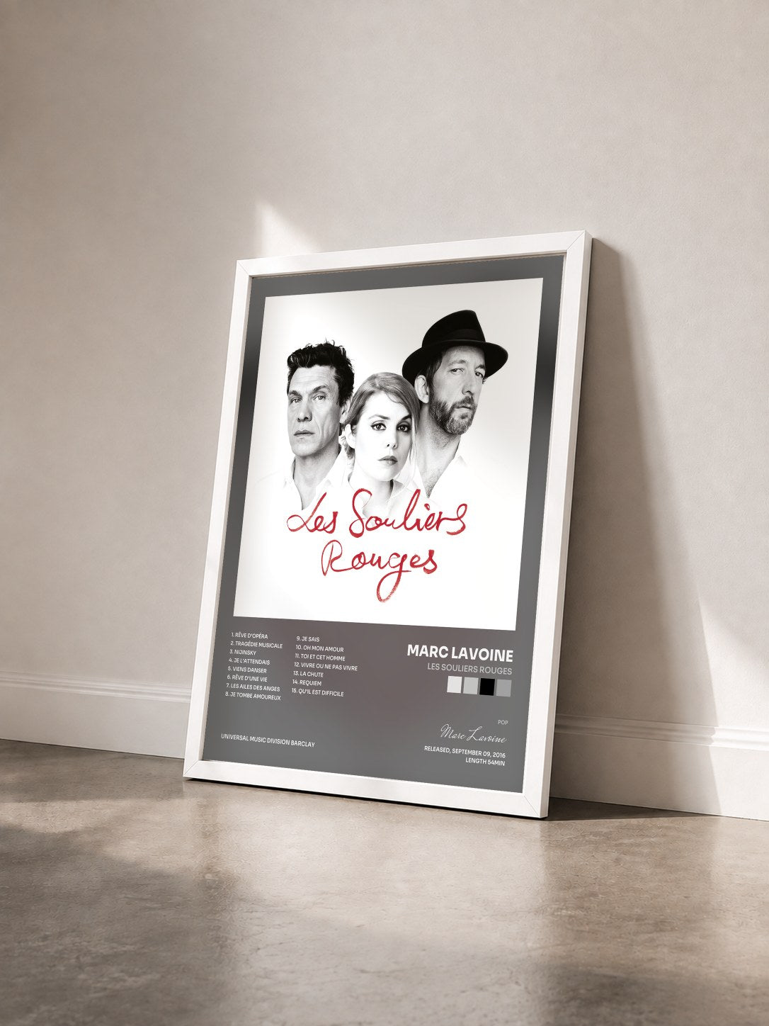 #blanc Tableau de l'album Les souliers rouges de Marc Lavoine vu de trois quarts, cadre blanc