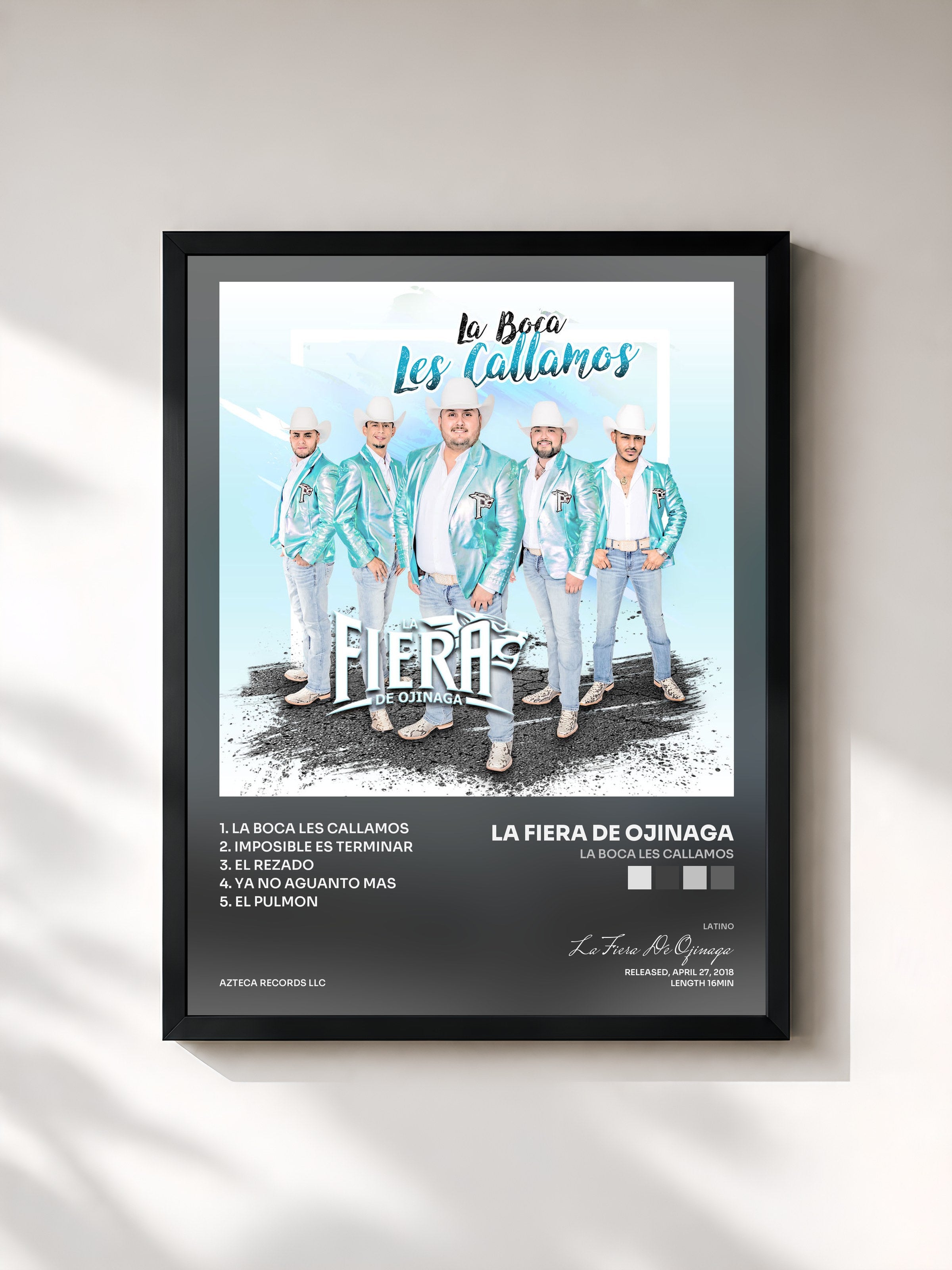 #noir Tableau de l'album La Boca Les Callamos de La Fiera De Ojinaga, cadre noir, imprimé et encadré en France