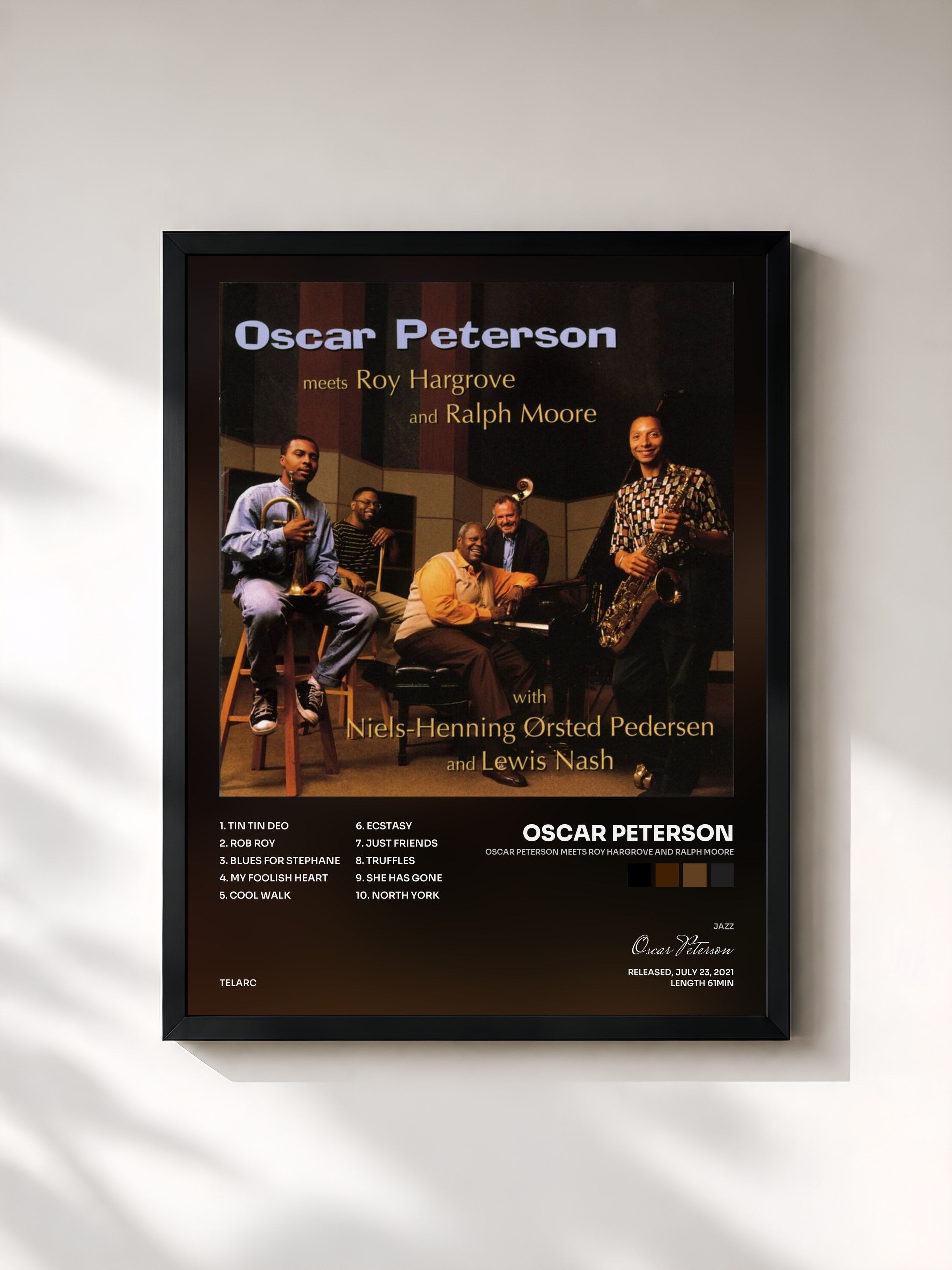 #noir Tableau de l'album Oscar Peterson Meets Roy Hargrove And Ralph Moore de Oscar Peterson, cadre noir, imprimé et encadré en France