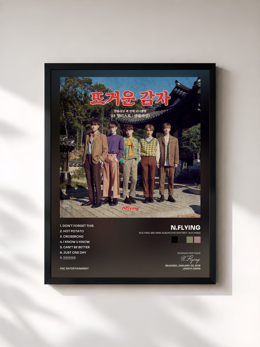 #noir Tableau de l'album N.Flying 3rd Mini Album [THE HOTTEST : N.Flying] de N.Flying, cadre noir, imprimé et encadré en France