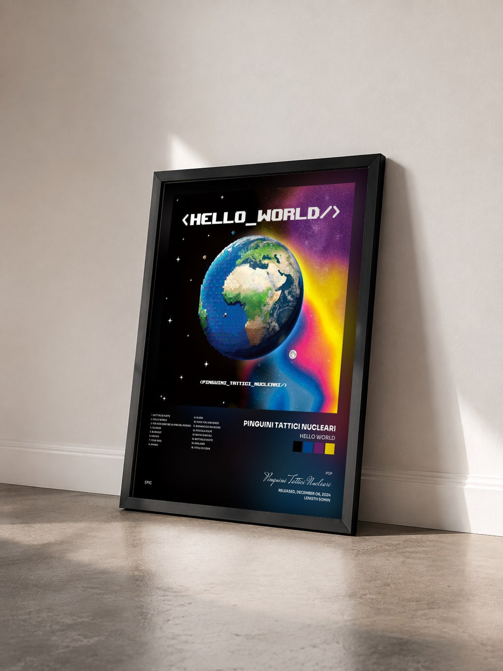 #noir Tableau de l'album Hello World de Pinguini Tattici Nucleari vu de trois quarts, cadre noir