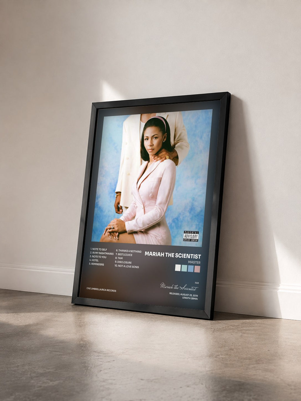 #noir Tableau de l'album MASTER de Mariah the Scientist vu de trois quarts, cadre noir