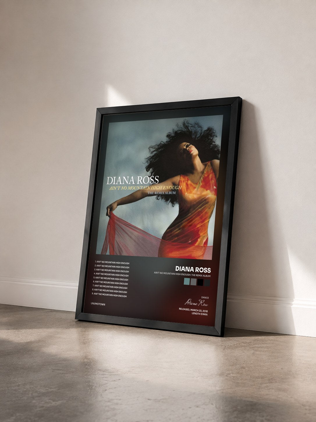 #noir Tableau de l'album Ain't No Mountain High Enough: The Remix Album de Diana Ross vu de trois quarts, cadre noir