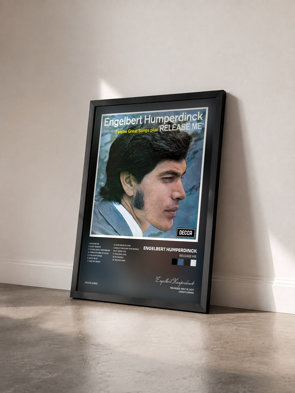 #noir Tableau de l'album Release Me de Engelbert Humperdinck vu de trois quarts, cadre noir