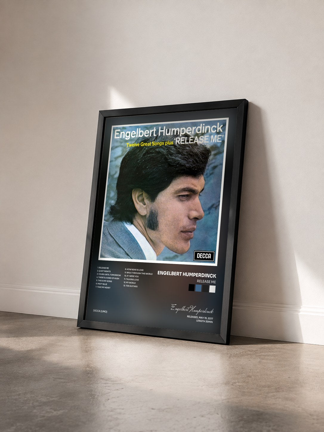 #noir Tableau de l'album Release Me de Engelbert Humperdinck vu de trois quarts, cadre noir