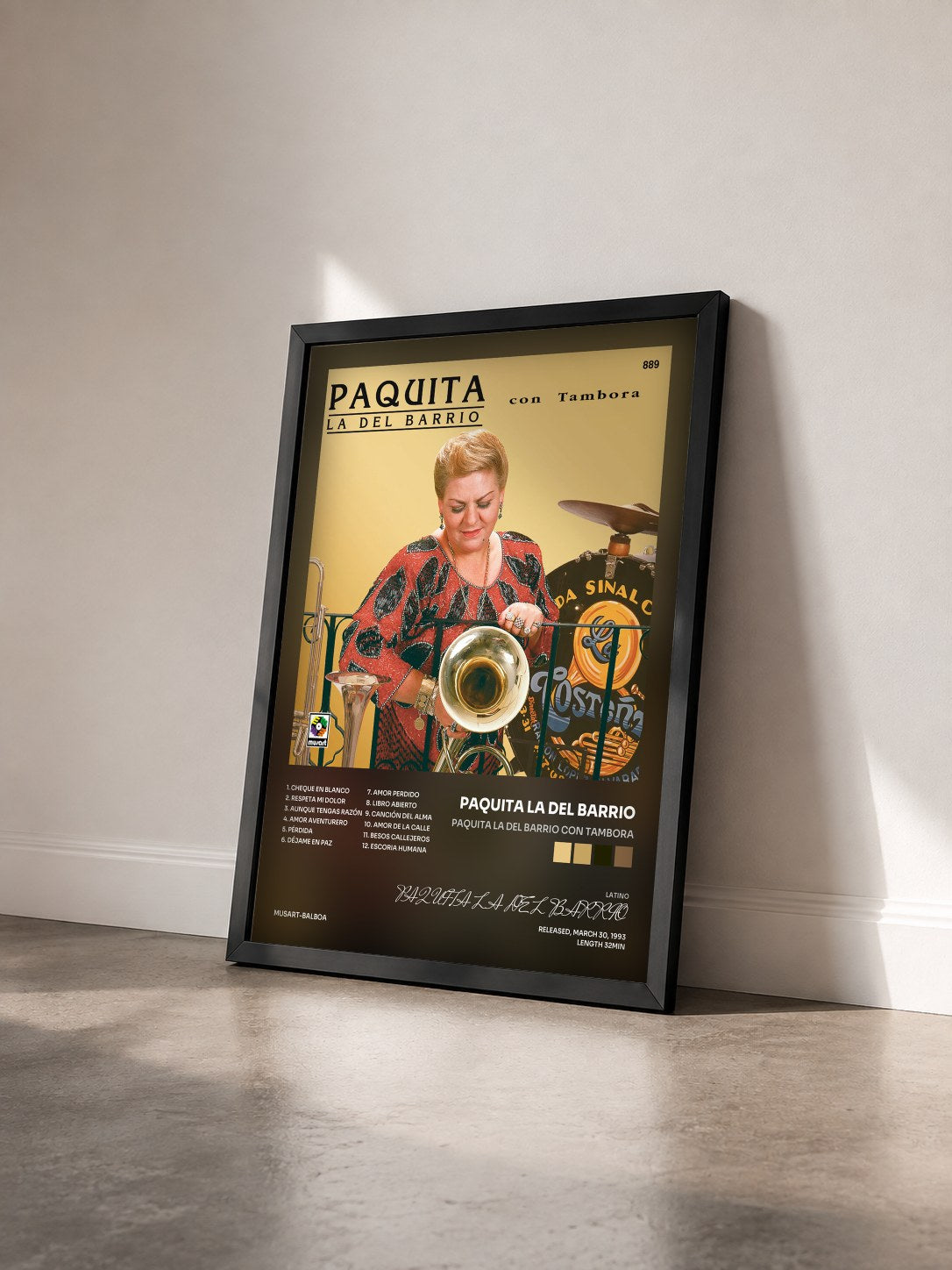 #noir Tableau de l'album Paquita La Del Barrio Con Tambora de PAQUITA LA DEL BARRIO vu de trois quarts, cadre noir