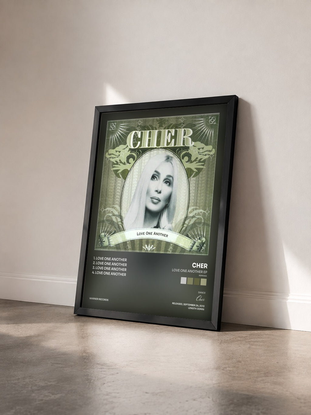 #noir Love One Another EP (Remixes) di Cher in stampa incorniciata vista di tre quarti, cornice nera