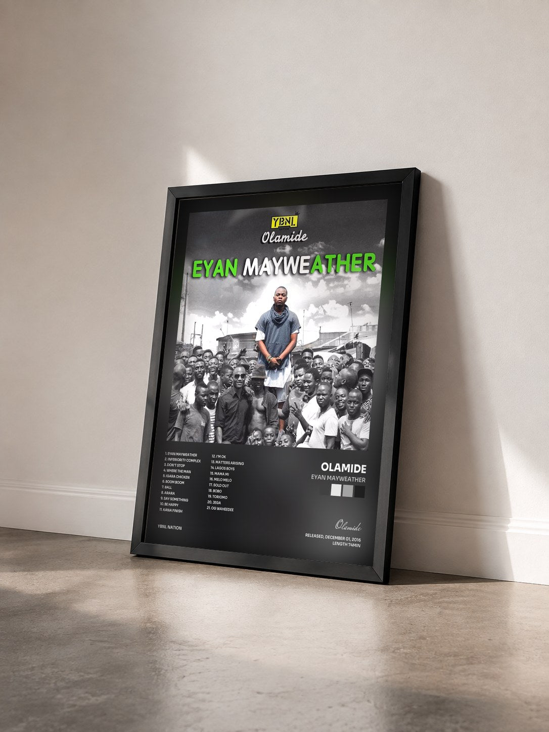 #noir Tableau de l'album Eyan Mayweather de Olamide vu de trois quarts, cadre noir