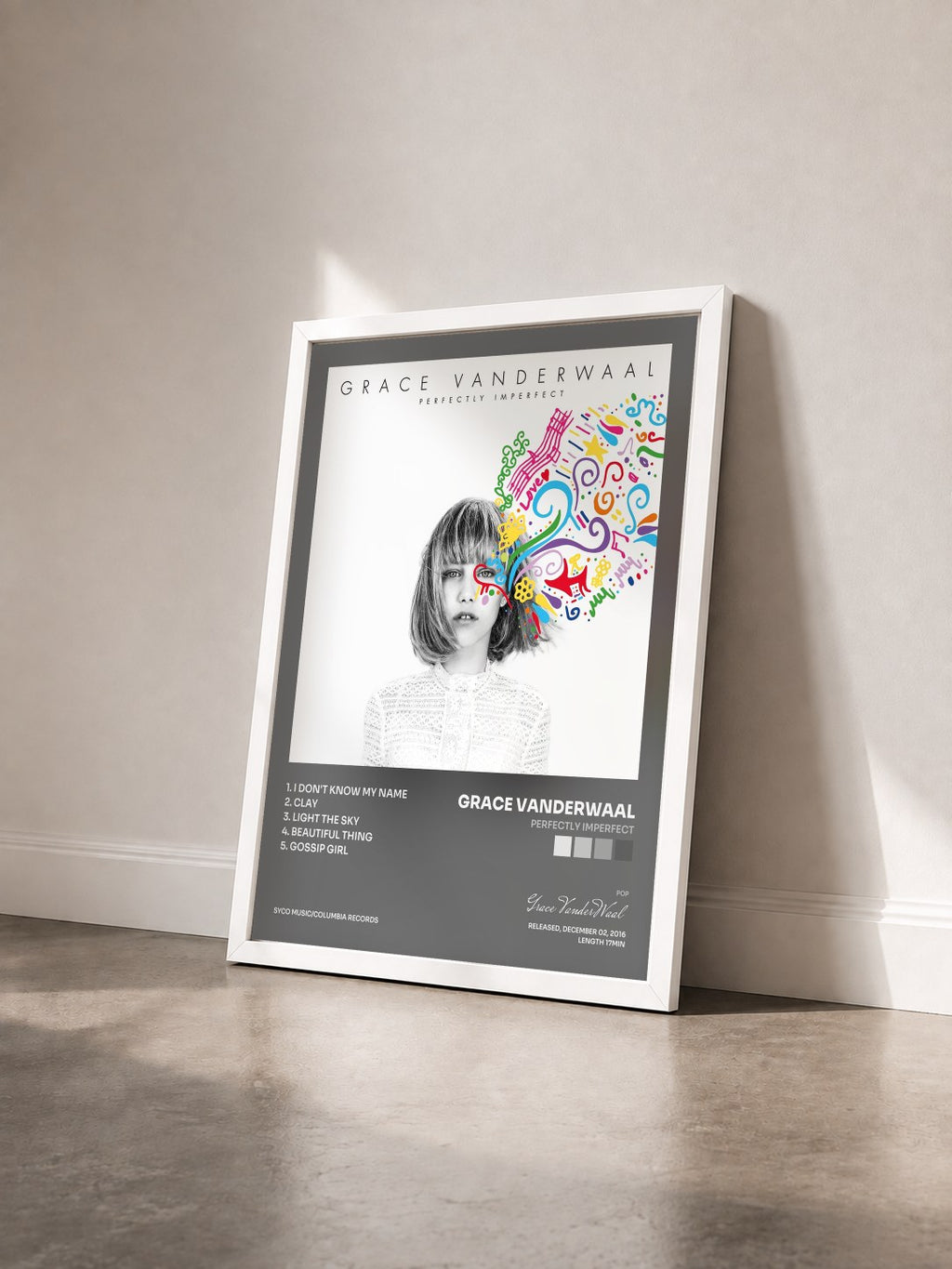 #blanc Tableau de l'album Perfectly Imperfect de Grace VanderWaal vu de trois quarts, cadre blanc