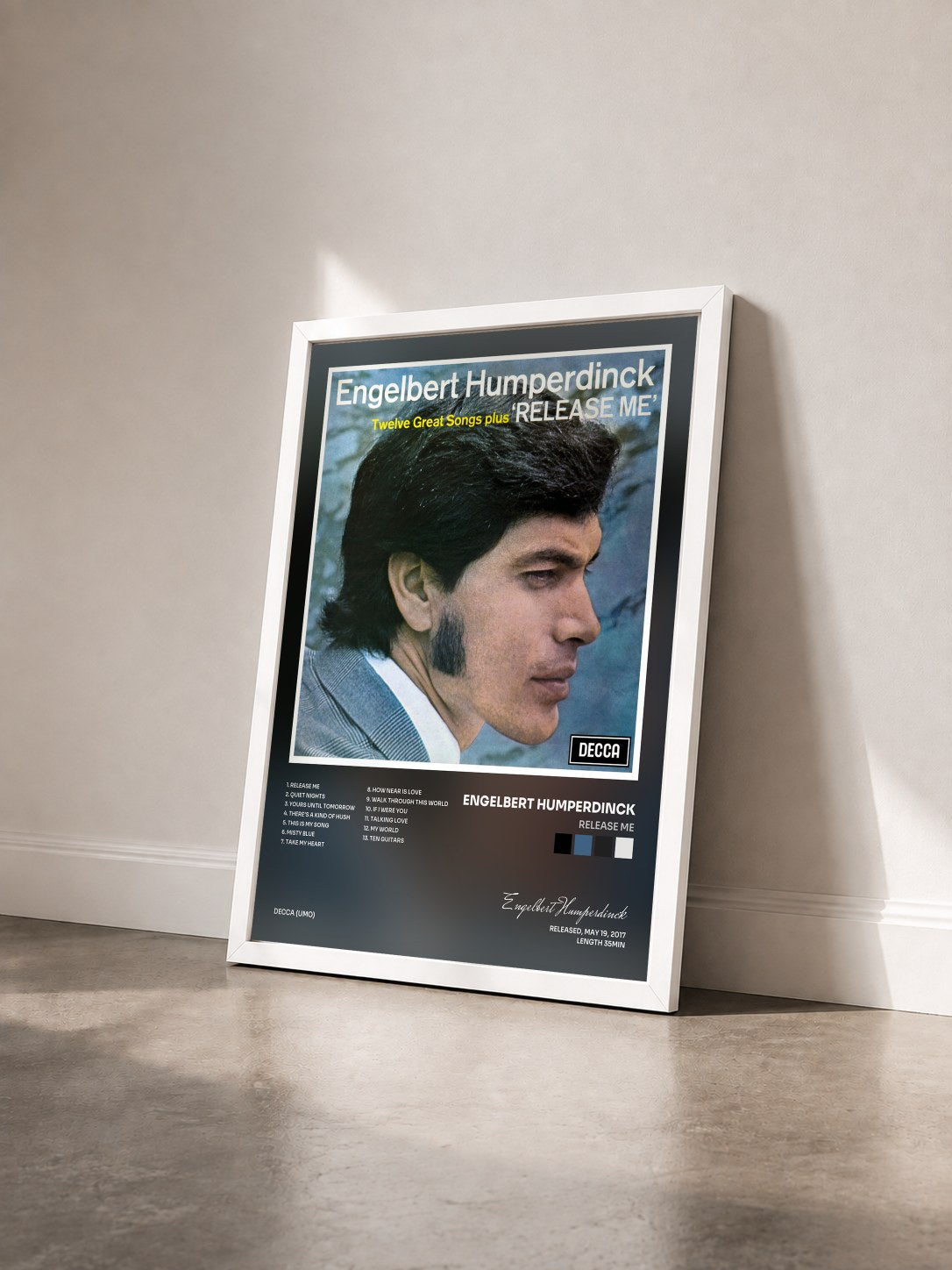 #blanc Tableau de l'album Release Me de Engelbert Humperdinck vu de trois quarts, cadre blanc