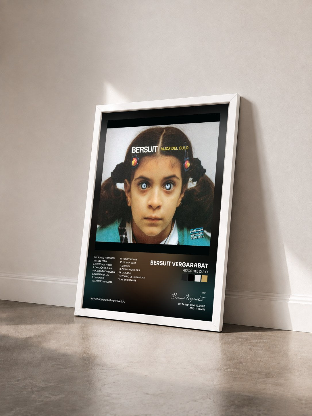 #blanc Tableau de l'album Hijos Del Culo de Bersuit Vergarabat vu de trois quarts, cadre blanc