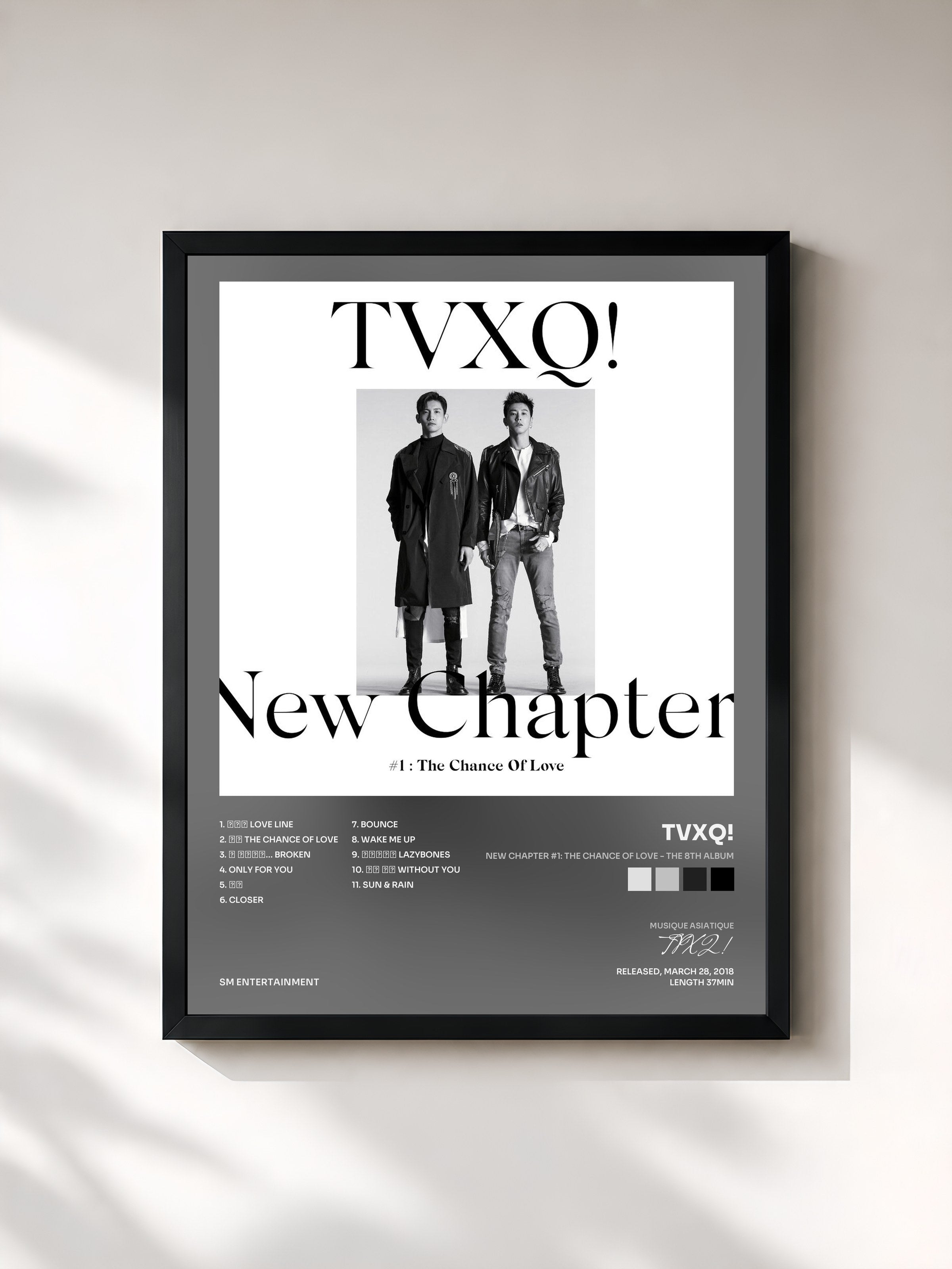 #noir Tableau de l'album New Chapter #1: The Chance of Love - The 8th Album de TVXQ!, cadre noir, imprimé et encadré en France