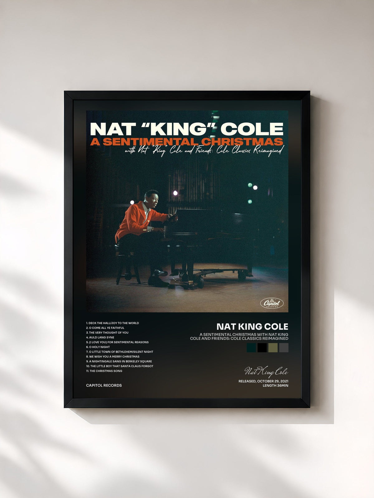 #noir A Sentimental Christmas With Nat King Cole And Friends: Cole Classics Reimagined von Nat King Cole als gerahmter Kunstdruck, schwarzer Rahmen, gedruckt und gerahmt in Frankreich